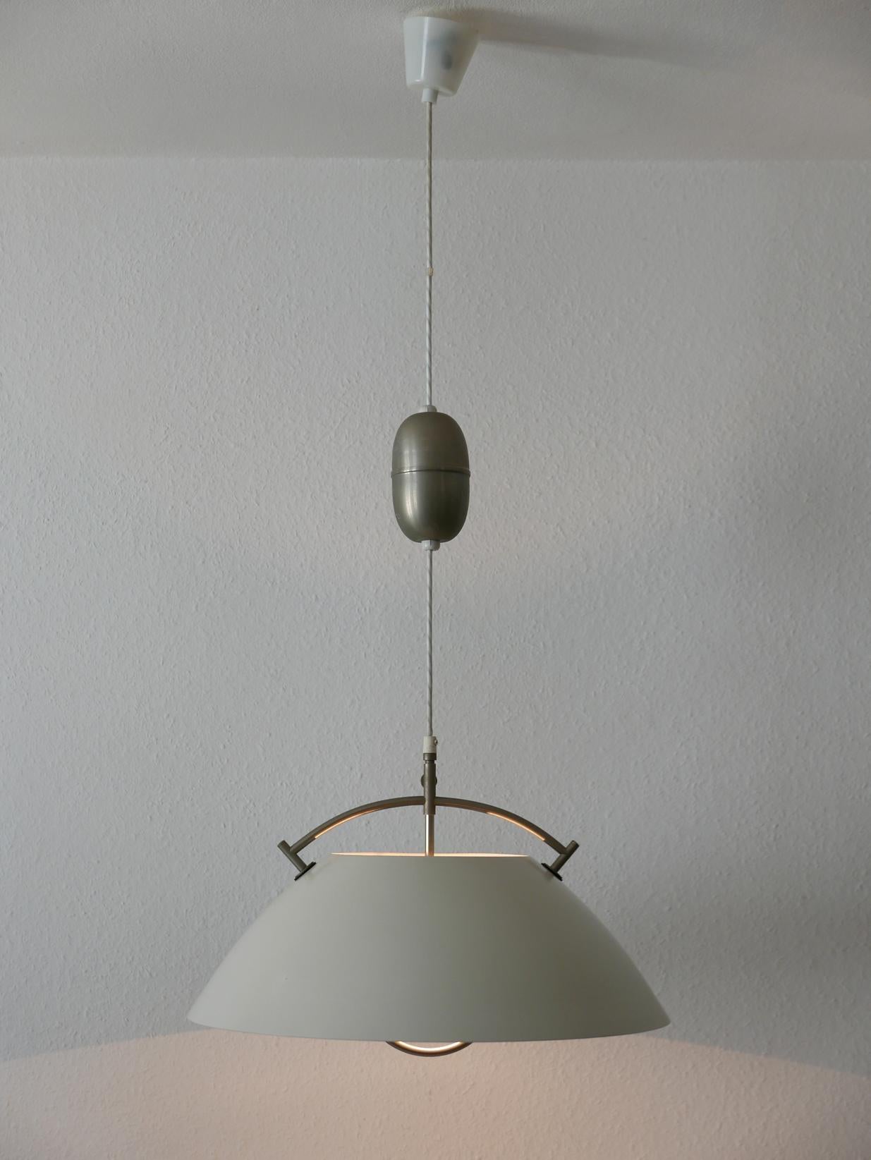 Lampe à suspension JH 604 d'origine du milieu du siècle dernier par Hans Wegner pour Louis Poulsen, années 1960 en vente 6