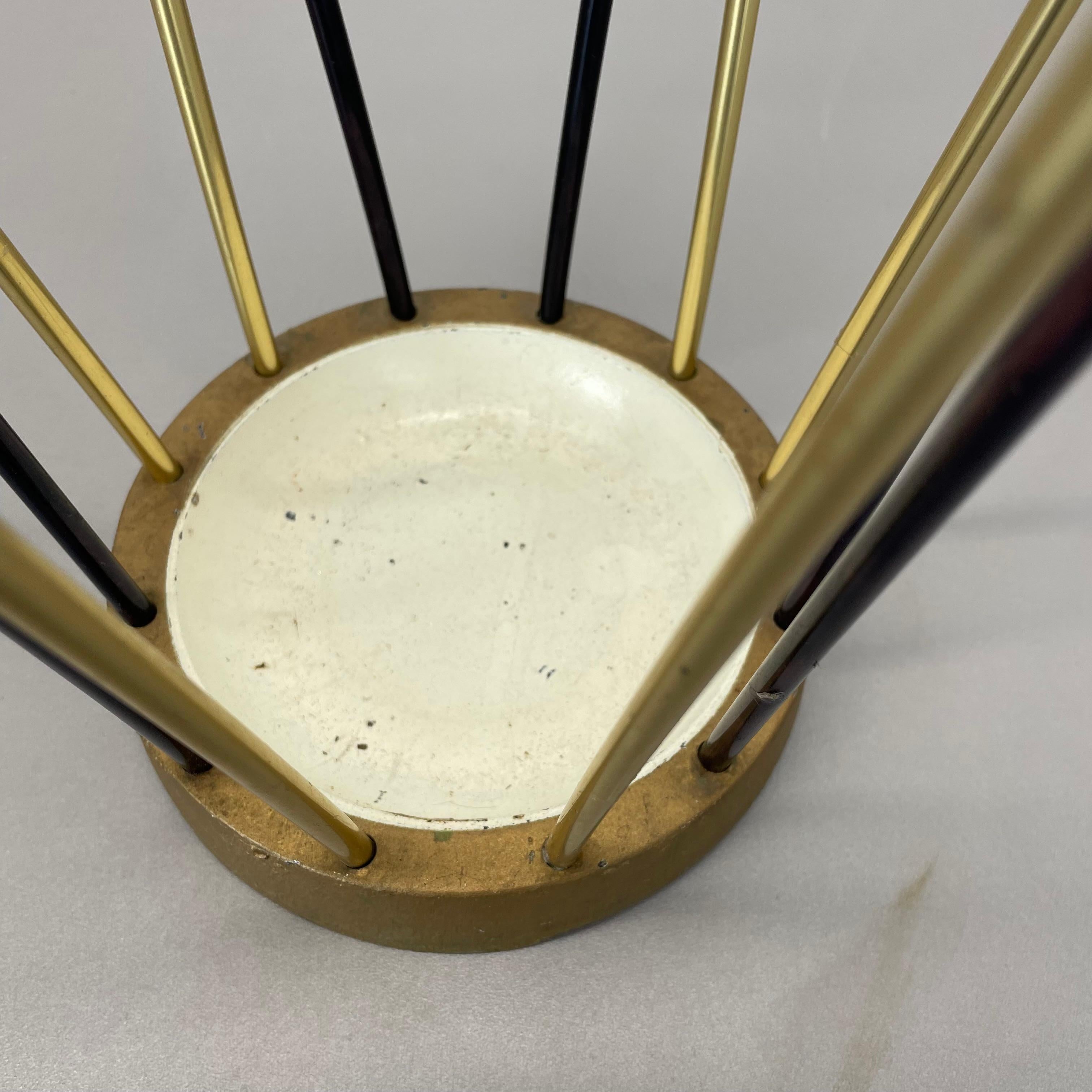 Original Mid-Century Metal Brass Modernist Bauhaus Umbrella Stand Germany, 1950s en vente 4