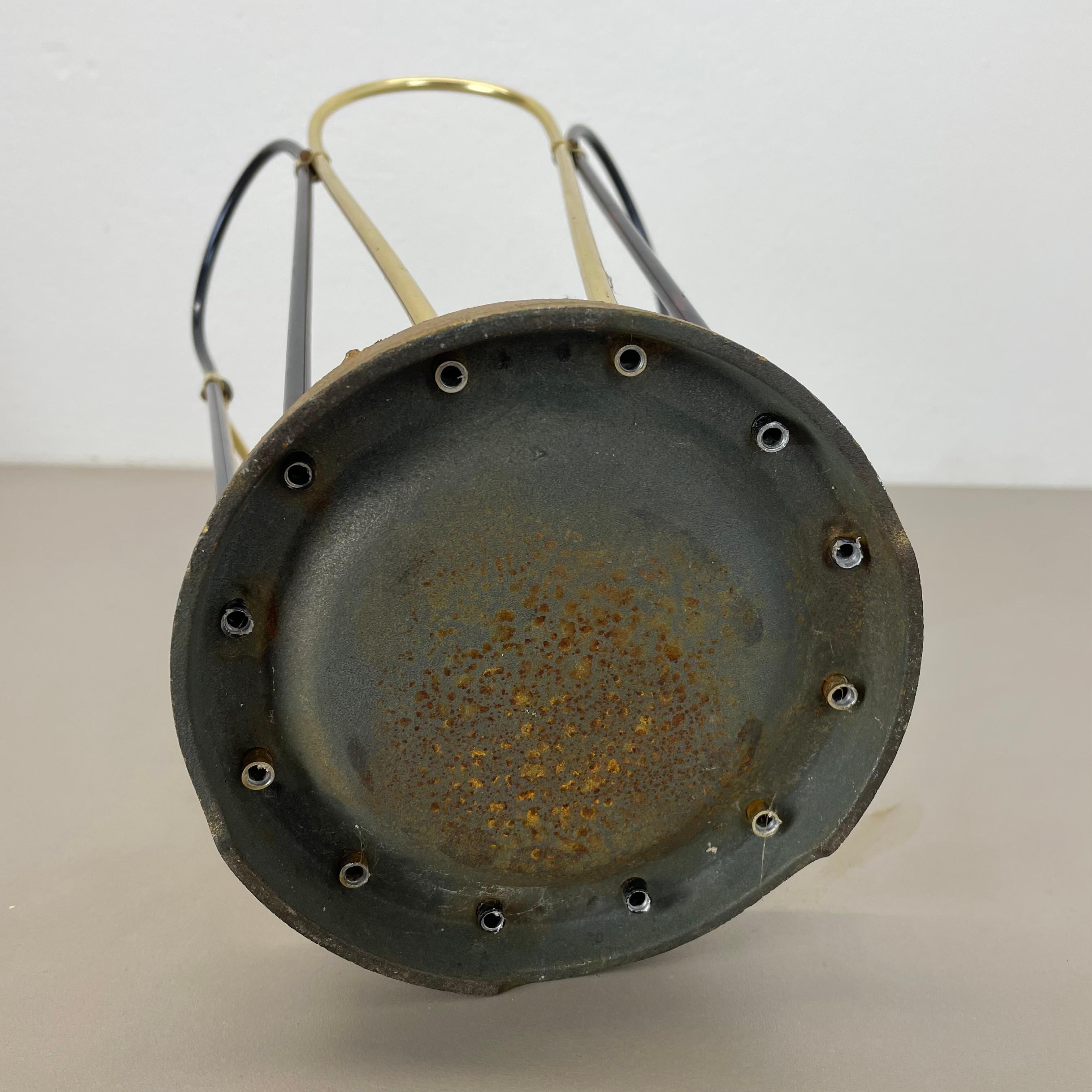 Original Mid-Century Metal Brass Modernist Bauhaus Umbrella Stand Germany, 1950s en vente 9