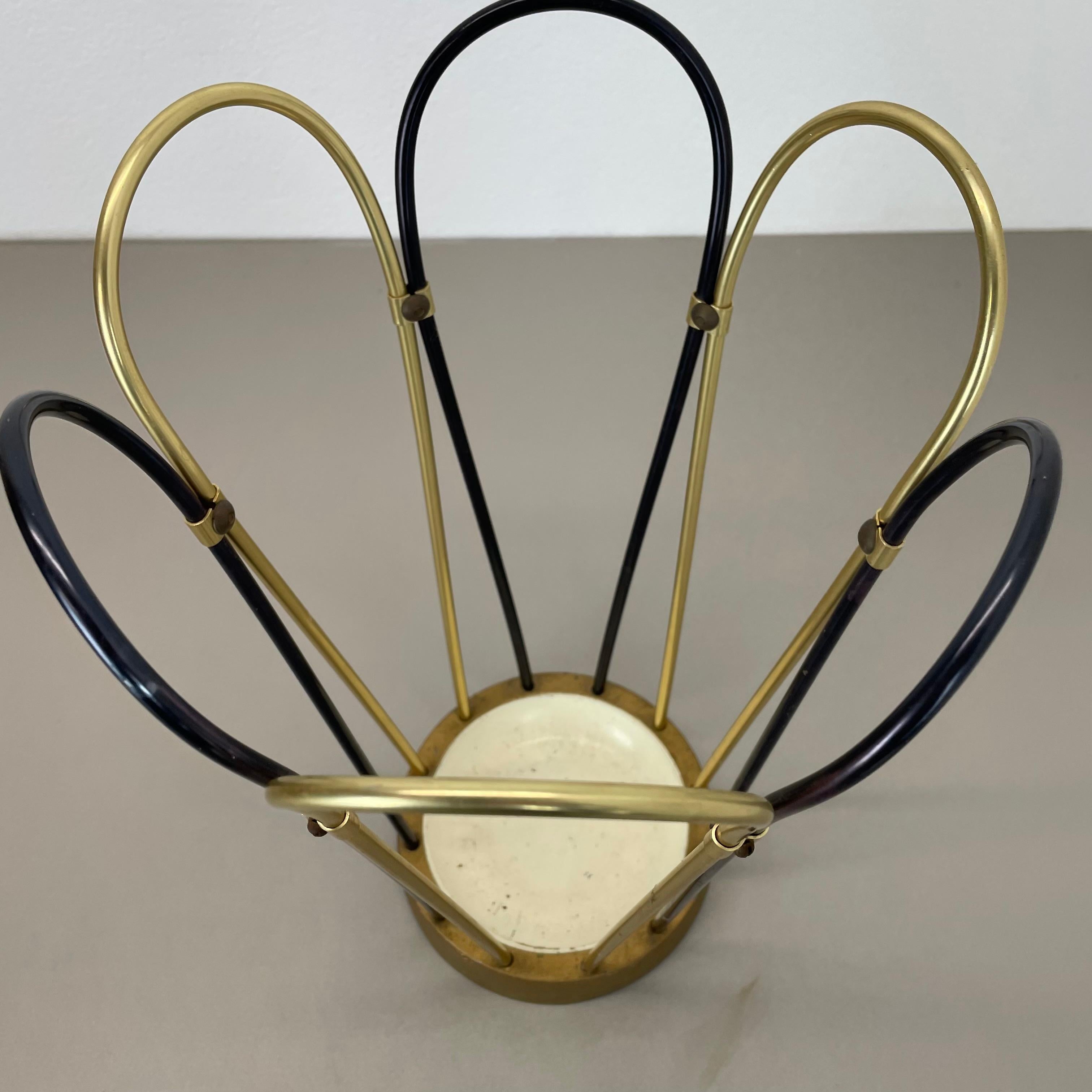 Original Mid-Century Metal Brass Modernist Bauhaus Umbrella Stand Germany, 1950s Bon état - En vente à Kirchlengern, DE
