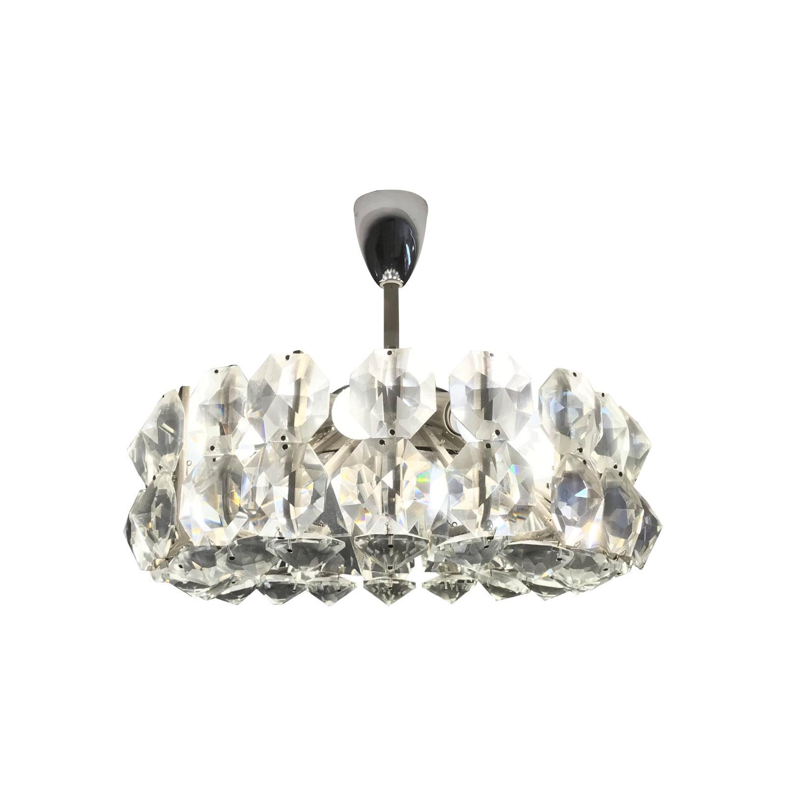 A significant Bakalowits chandelier from 1960 with a mirror on the bottom and very large glass-stones
Total drop custom made
Suitable for US.
 