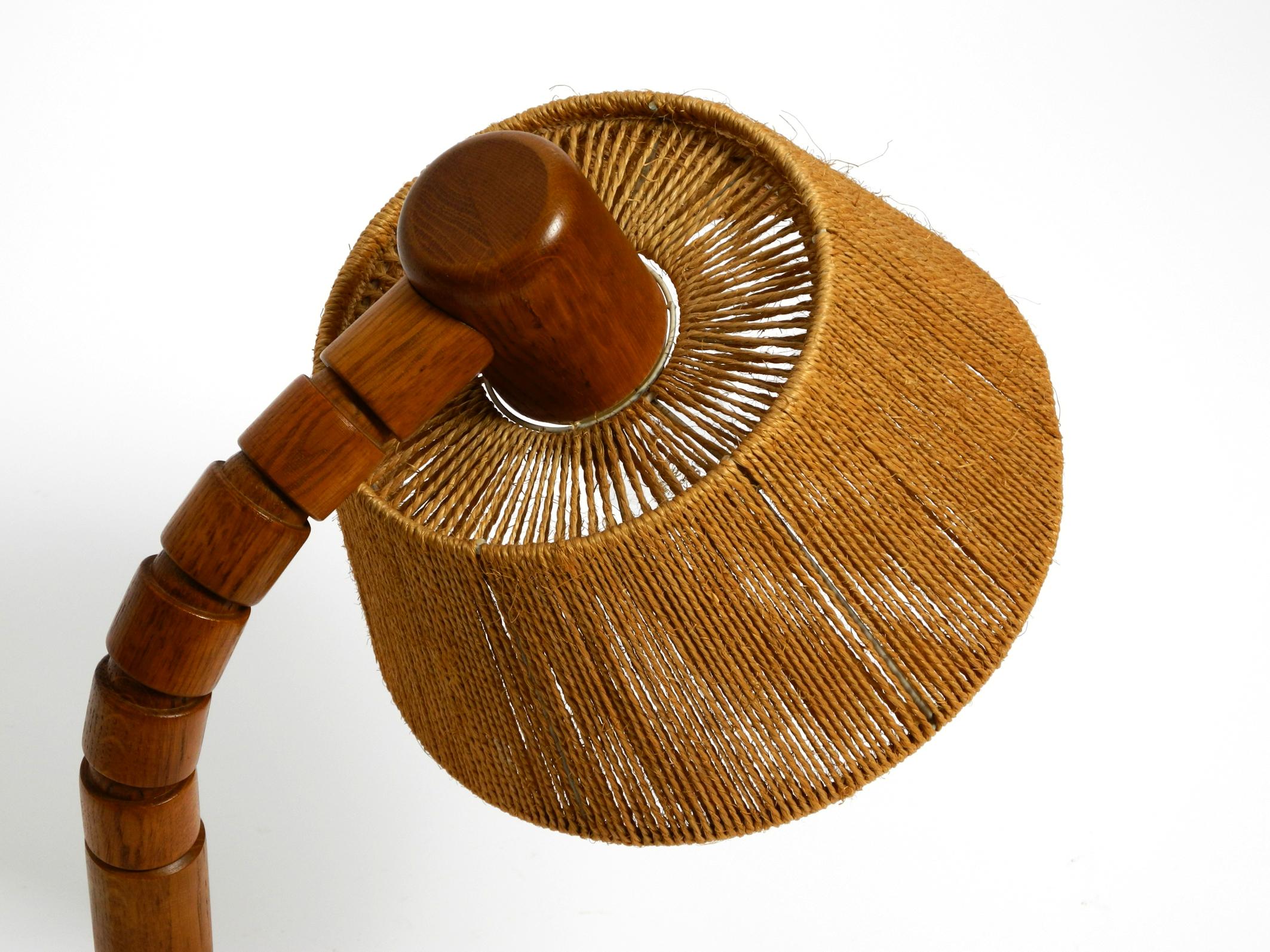Cord Original Mid Century Modern Temde table lamp made of oak with woven sisal shade