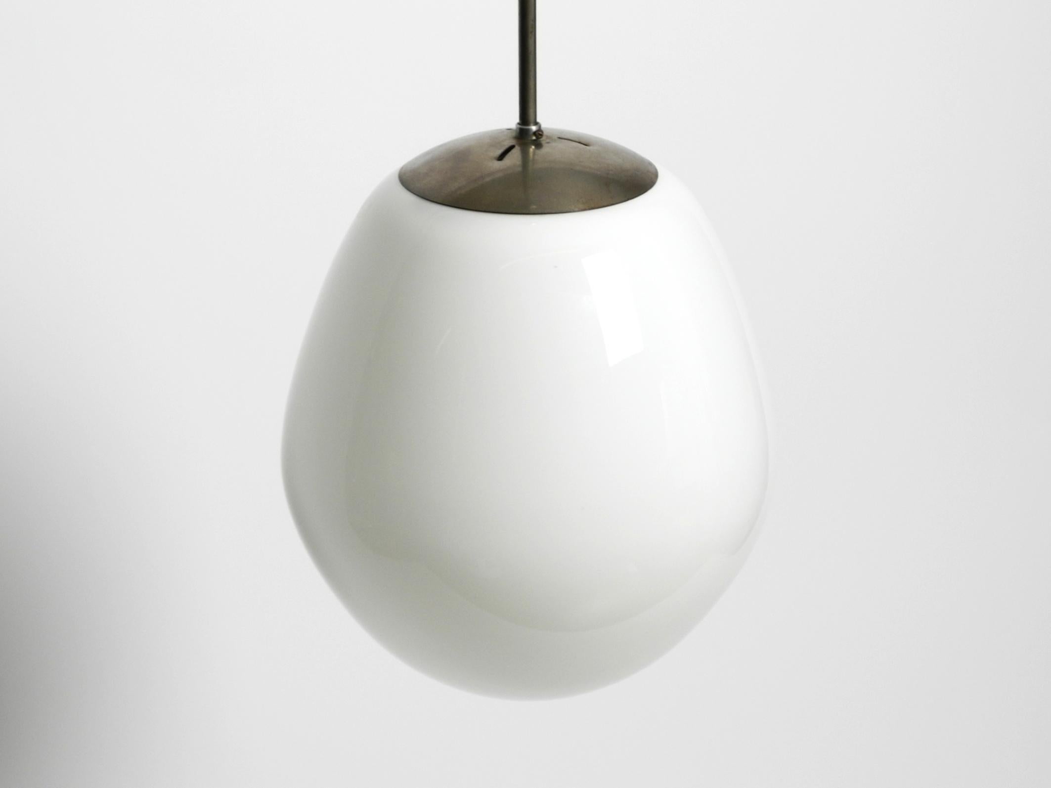 Lampada a sospensione in vetro originale del Mid Century Modernist XL Wagenfeld in vendita 7