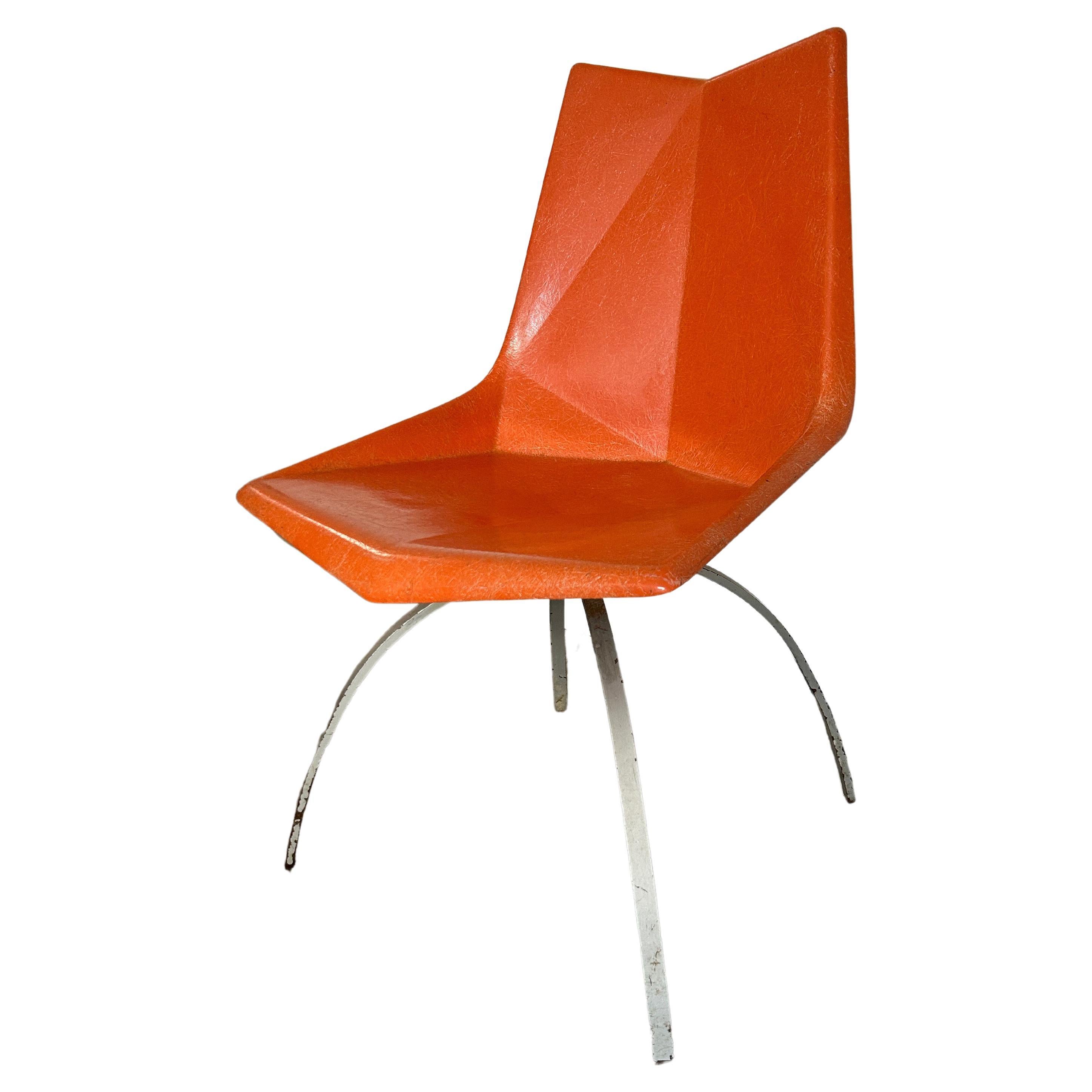 Original orangefarbener Paul McCobb Origami-Stuhl aus Fiberglas aus der Mitte des Jahrhunderts mit Spinnenfuß im Angebot