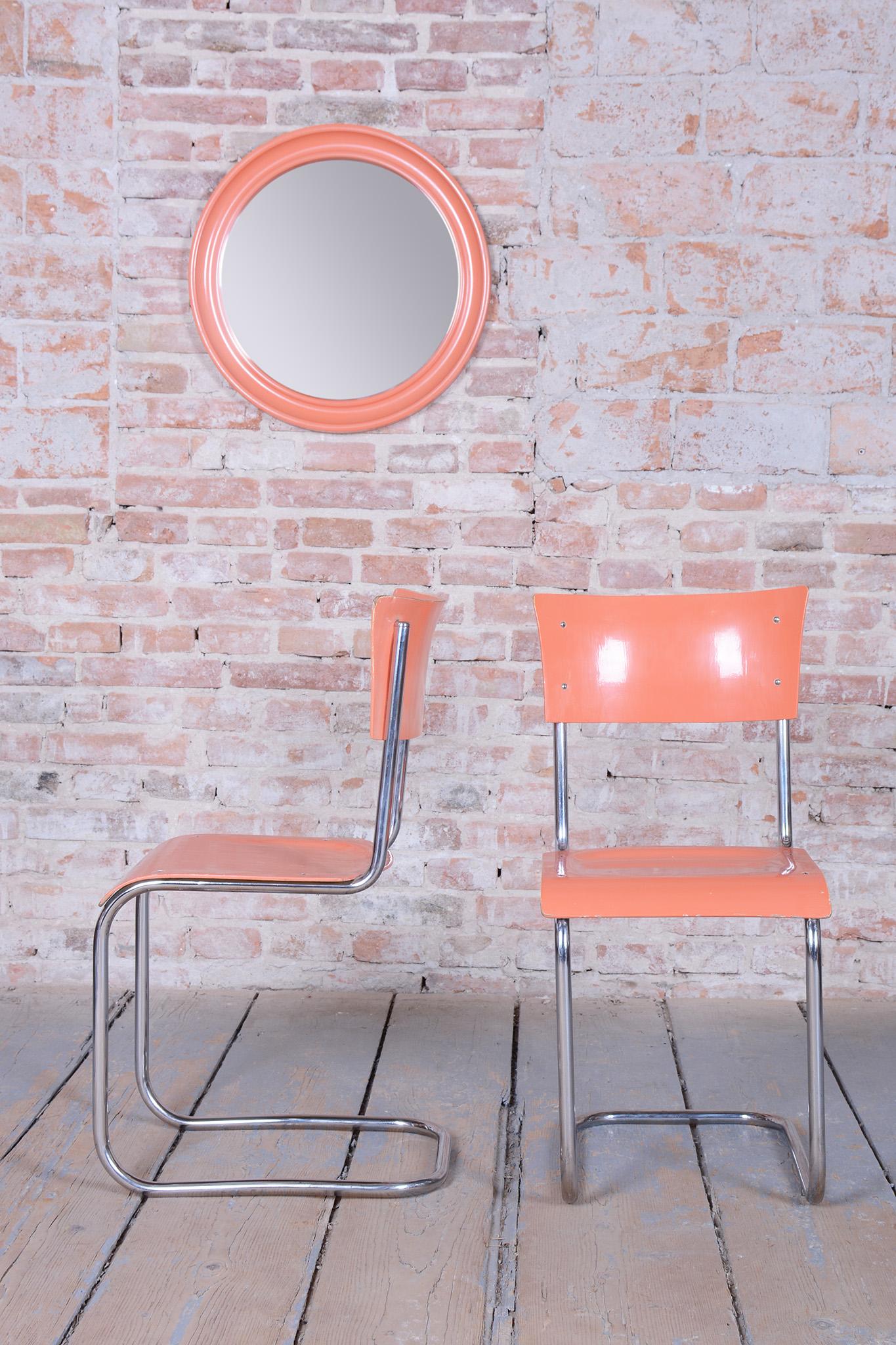 Italiano Specchio rosa originale di metà secolo, cornice in plastica, Italia, anni '60 in vendita