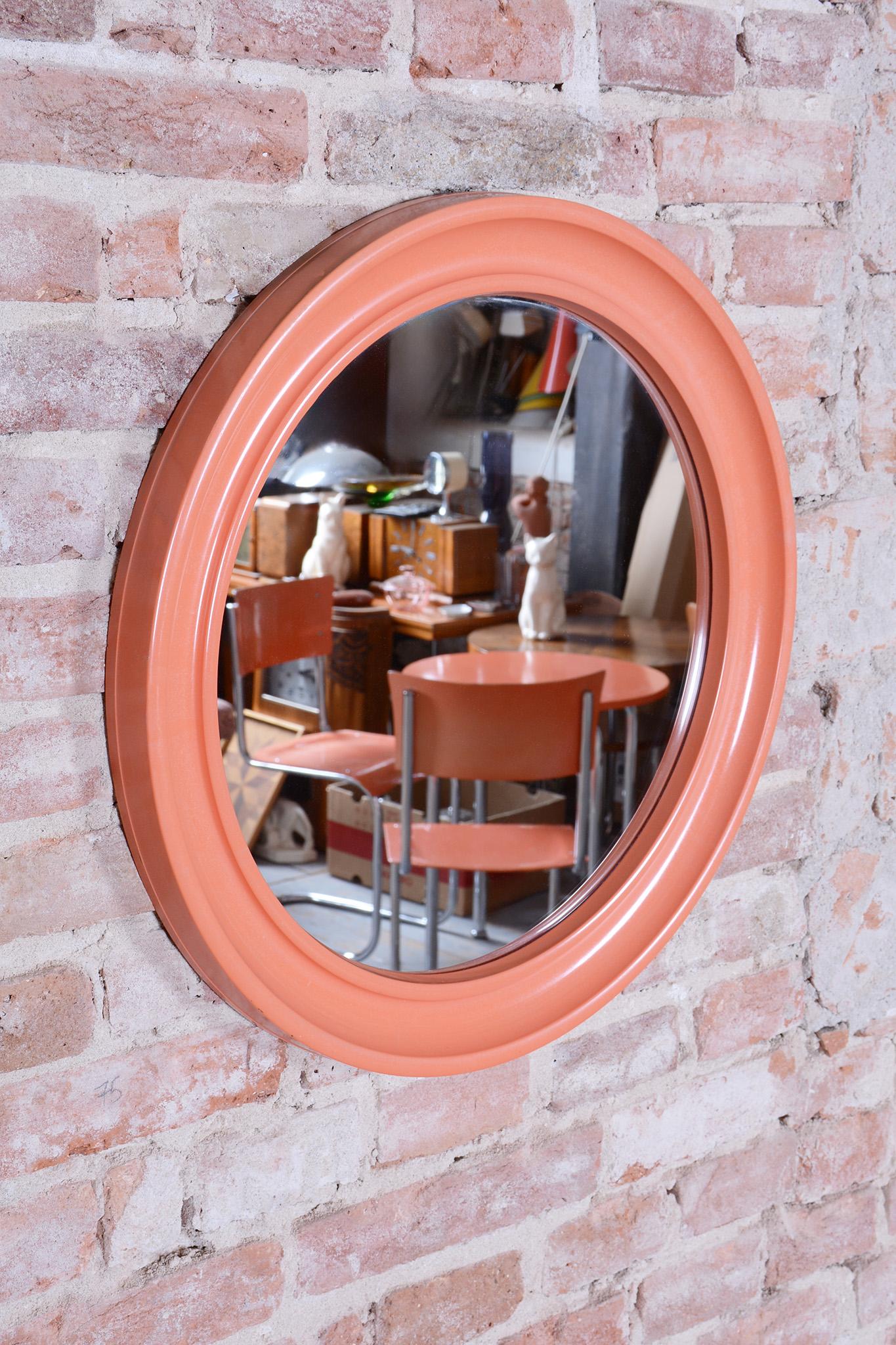 Metà XX secolo Specchio rosa originale di metà secolo, cornice in plastica, Italia, anni '60 in vendita