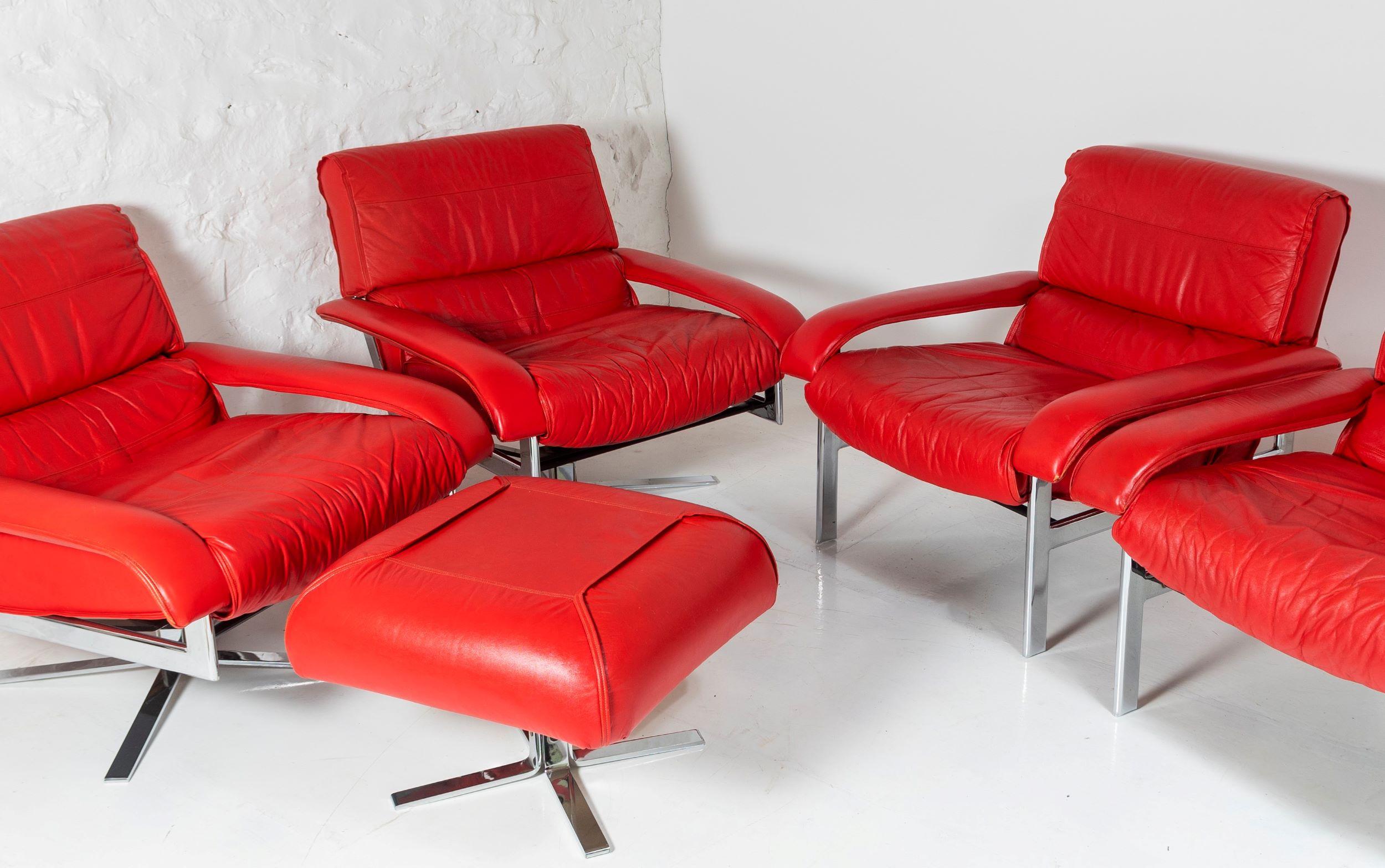 Mid-Century Modern Ensemble original de fauteuils pivotants et de fauteuils en cuir rouge et chrome du milieu du siècle dernier par Pieff en vente