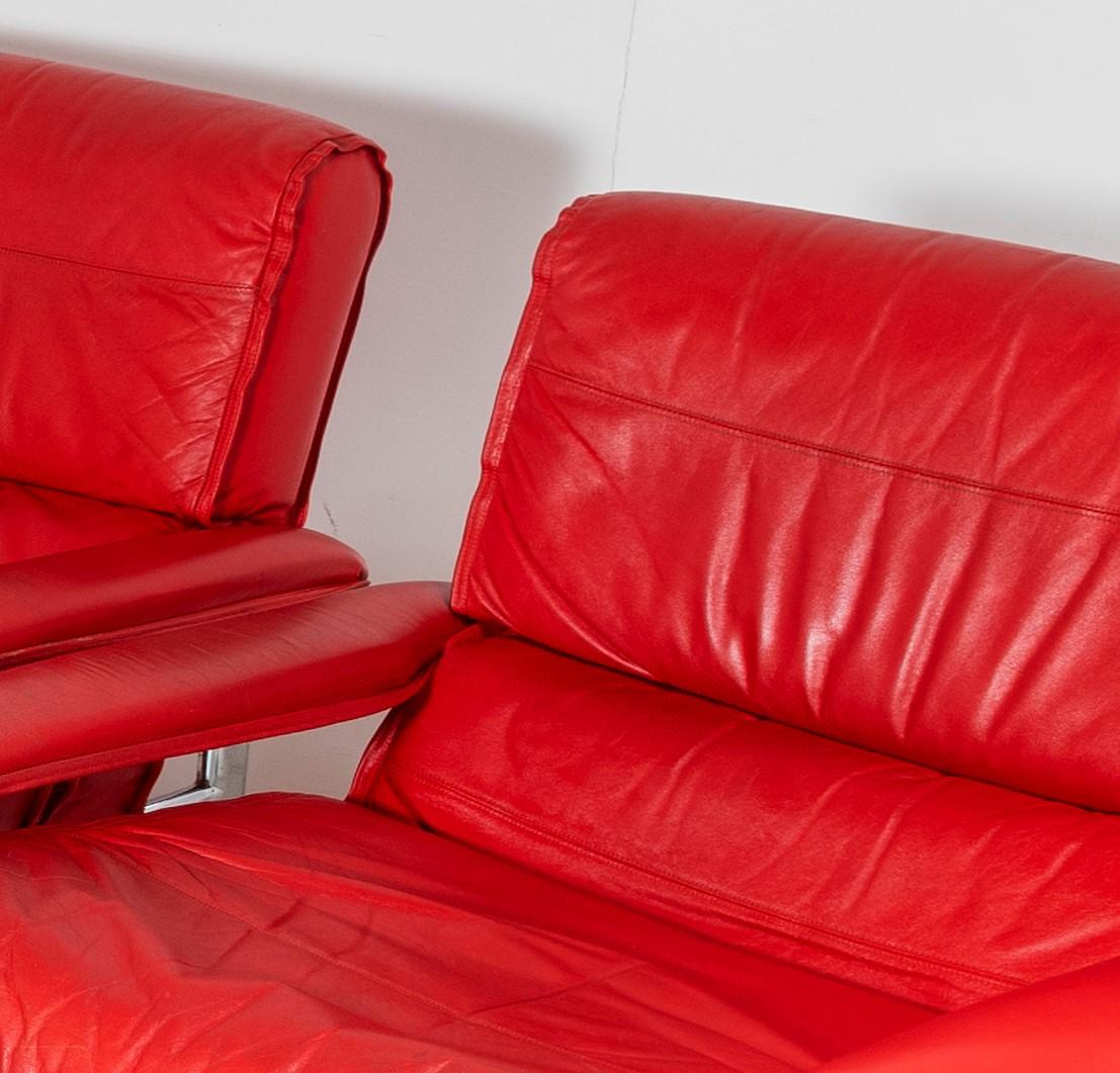 Ensemble original de fauteuils pivotants et de fauteuils en cuir rouge et chrome du milieu du siècle dernier par Pieff en vente 2