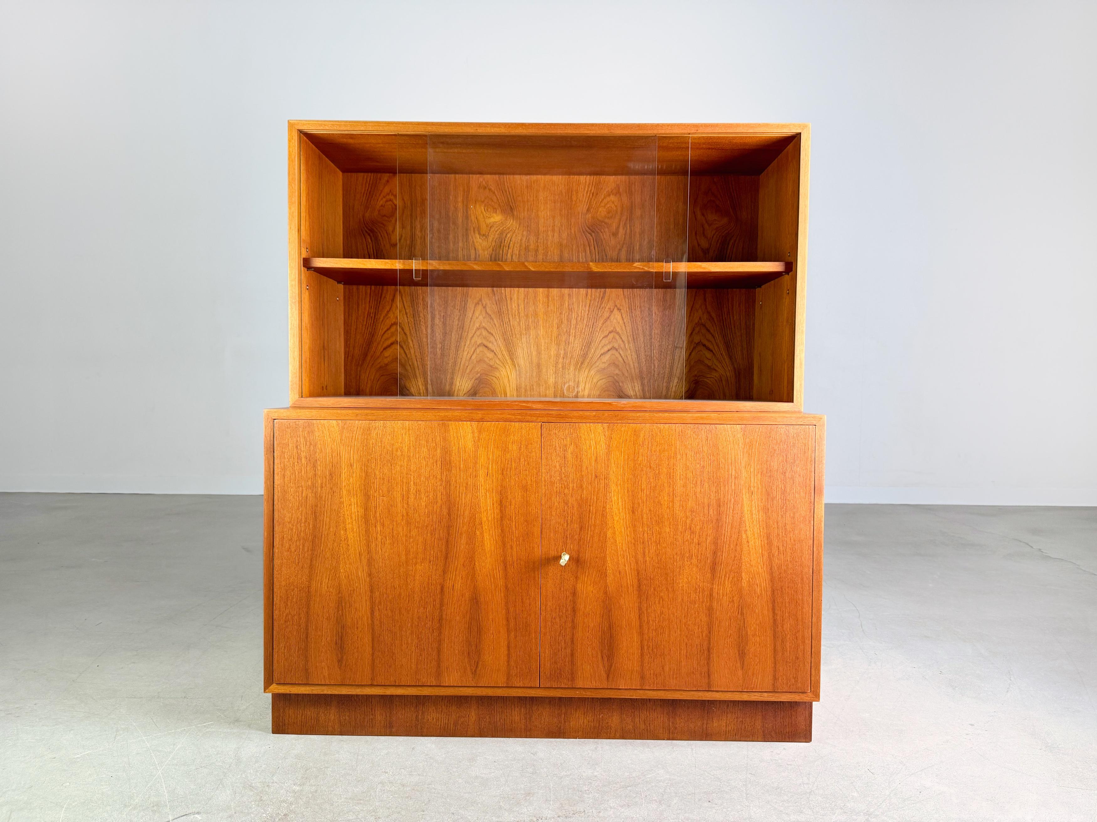 Original Mid Century Schrank Anrichte WK Möbel Georg Satink Teak Bon état - En vente à Berlin, DE