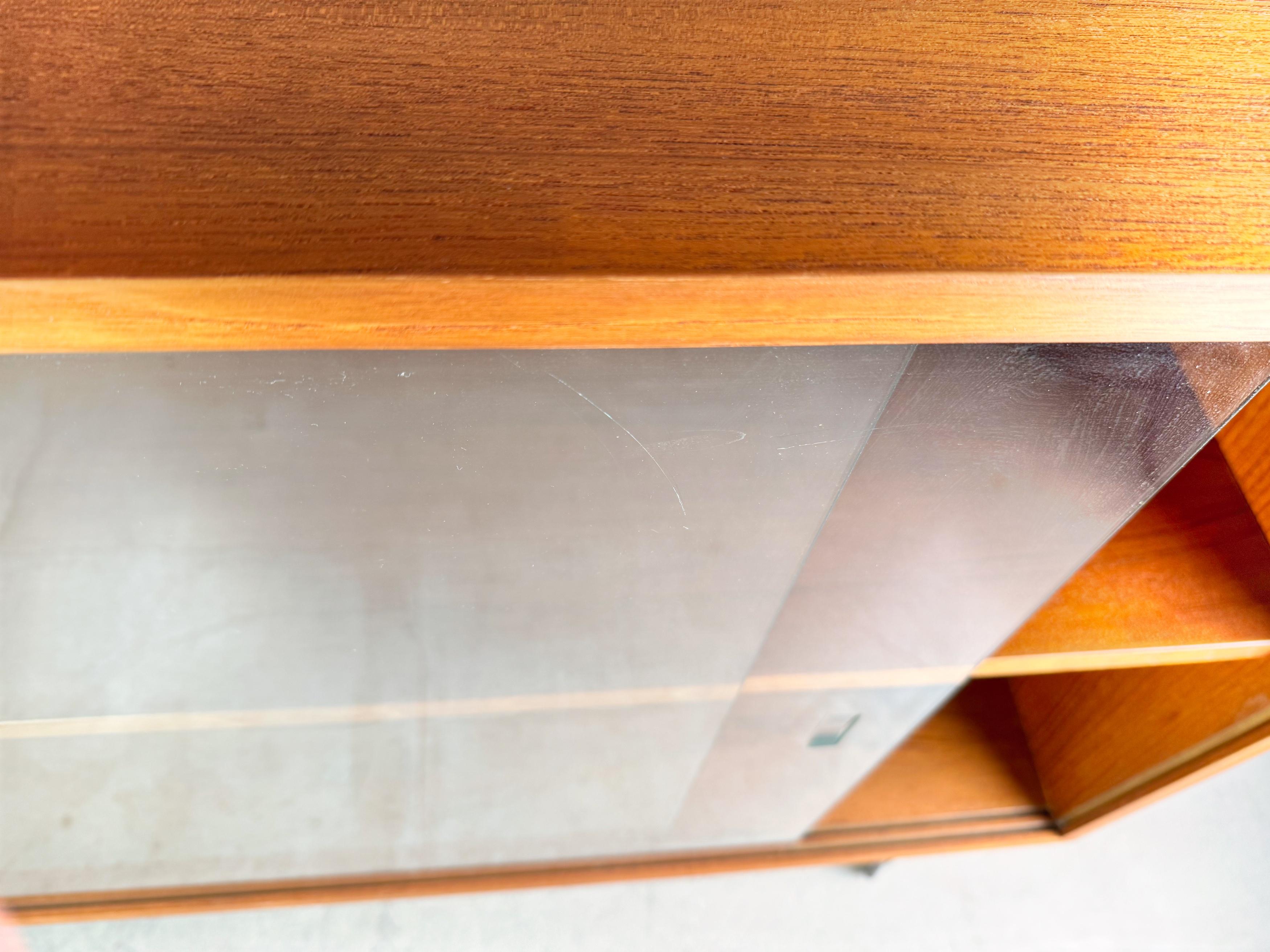 Milieu du XXe siècle Original Mid Century Sideboard WK Möbel Georg Satink Teak Hairpin en vente