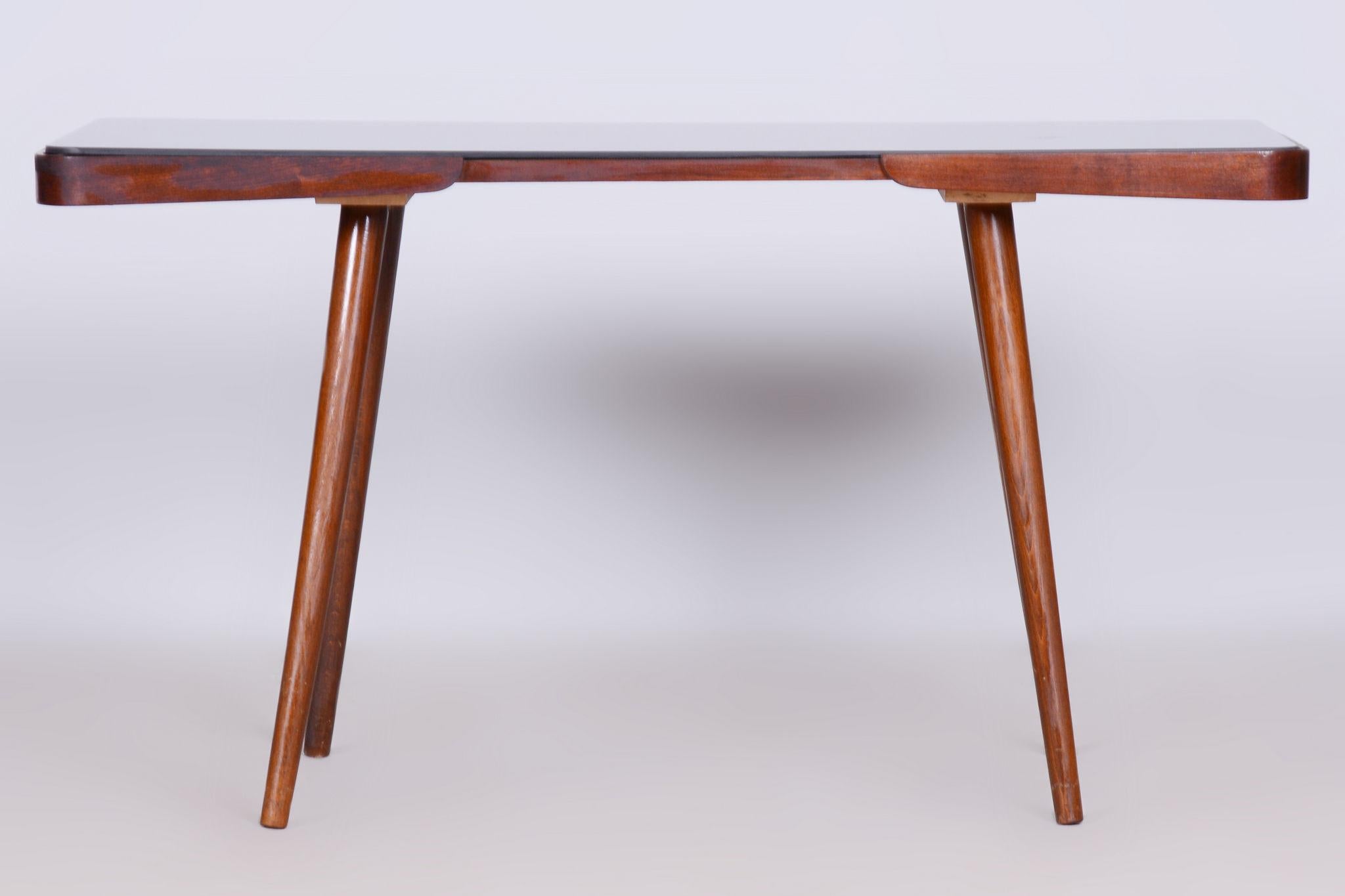 Original MidCentury Beech Coffee Table Made By Interier Praha

Maker: Interier Praha
Source: Czechia 
Period: 1960-1969
Material: Beech, Opaxit Glass
Well-preserved condition.
Revived polish.

Made by Interier Praha, The state furniture company in