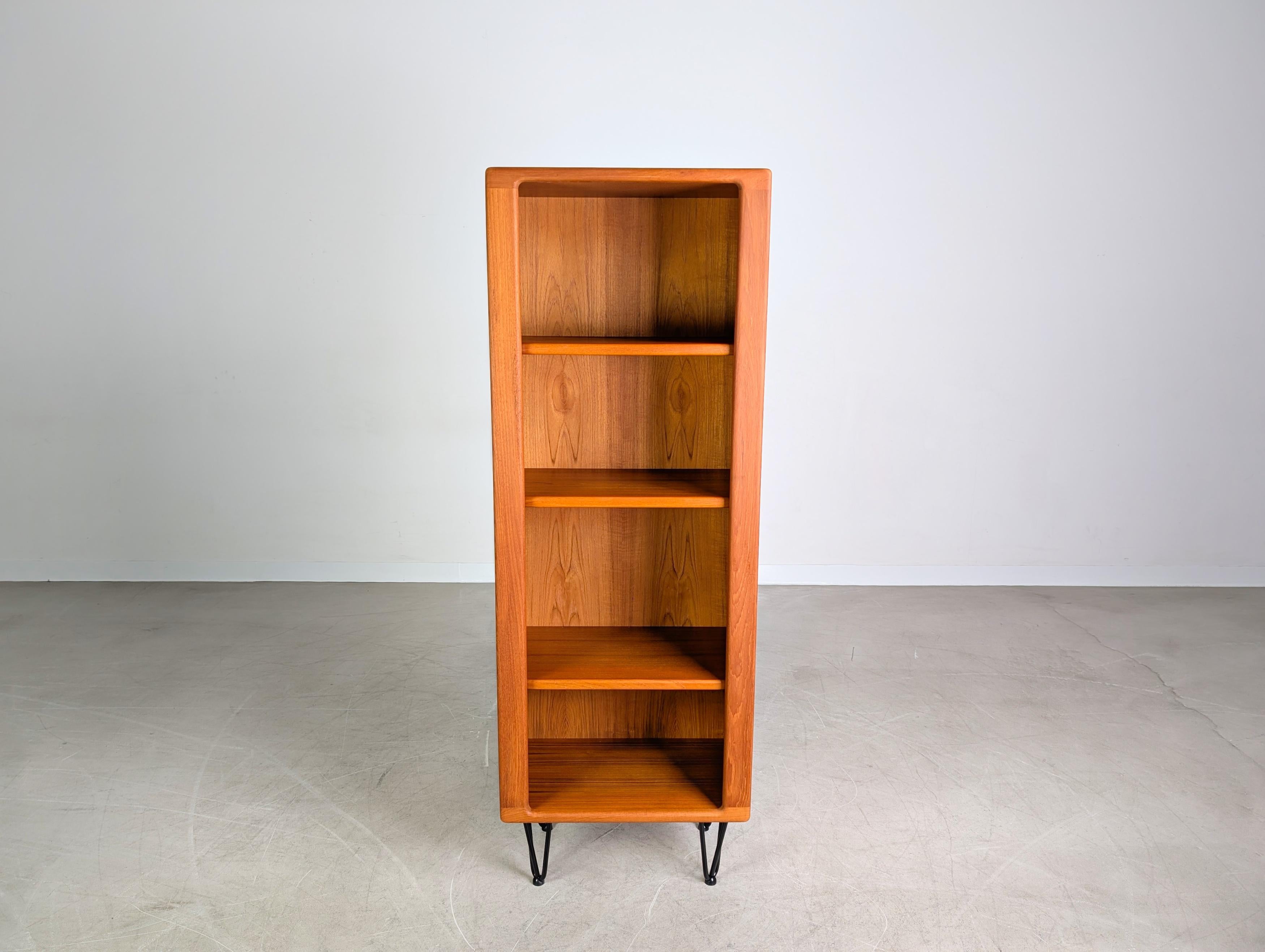Mid-Century Modern Original Midcentury Bücherregal Teak Anrichte danish Vintage For Sale