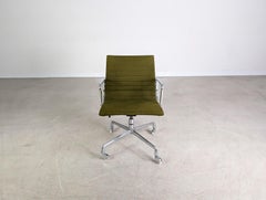 Original Midcentury Bürostuhl Herman Miller EA 117 Eames grün