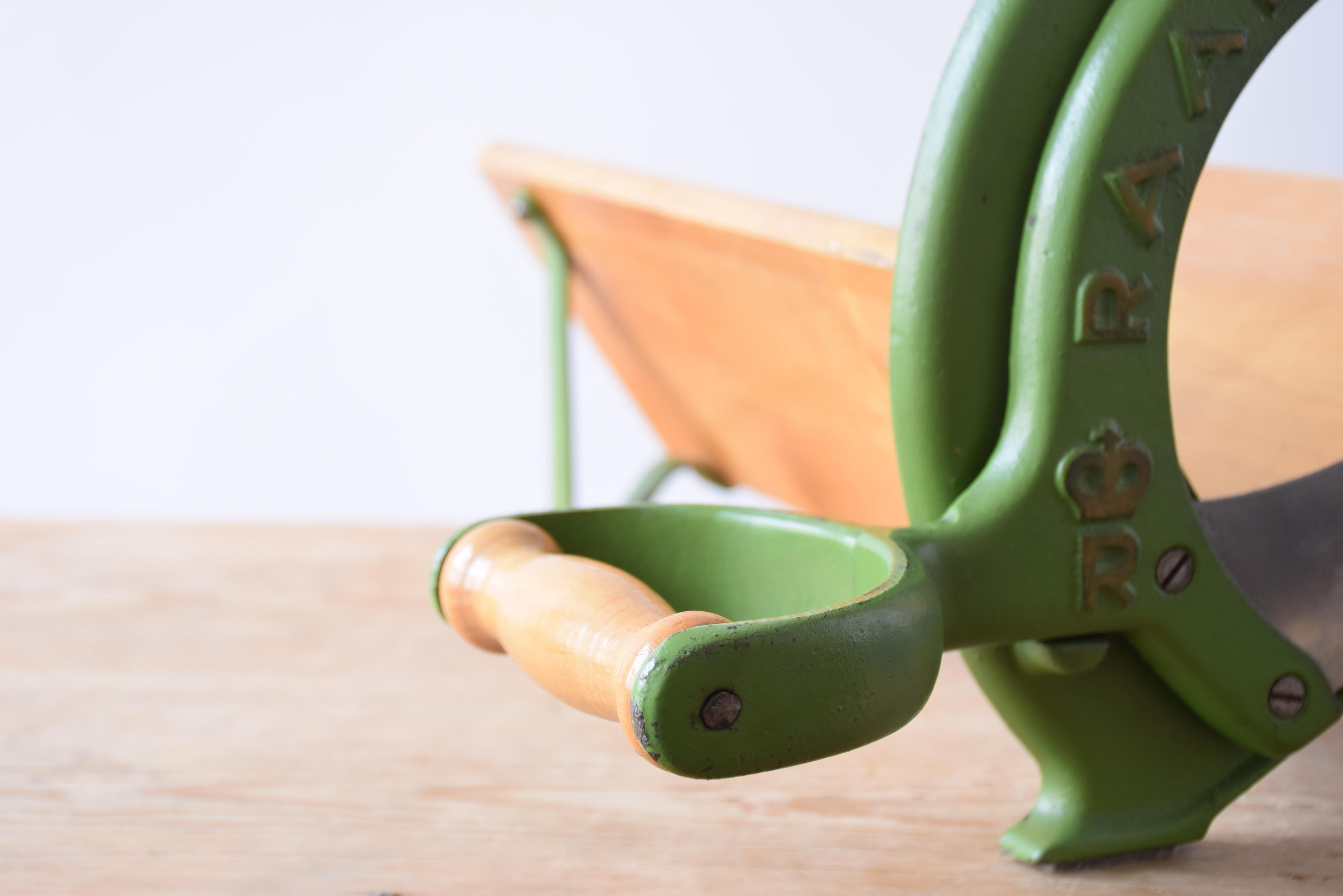 Original Midcentury Danish Long Green Raadvad Bread Slicer by Ove Larsen, 1950s 1