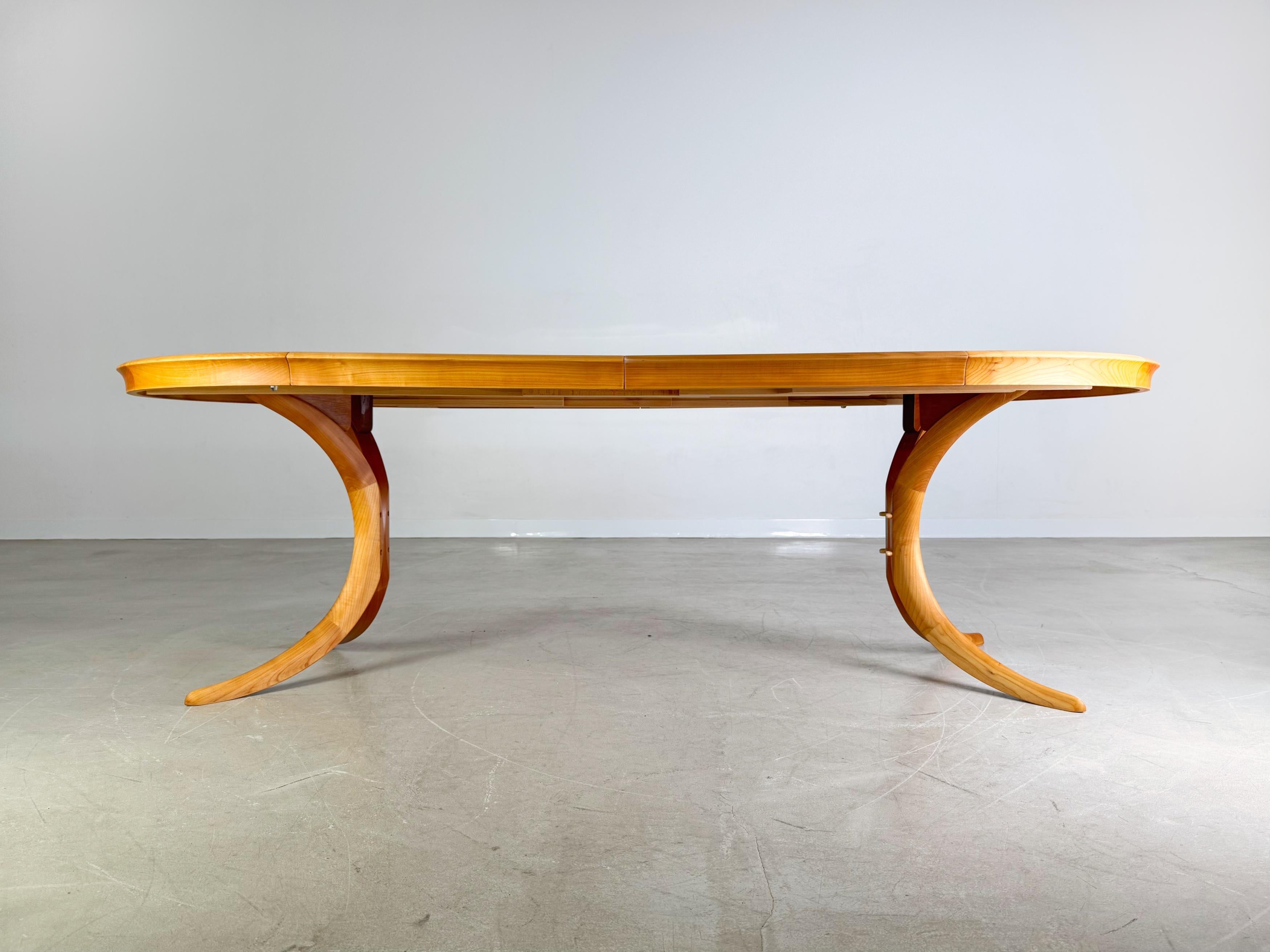 Original Midcentury Esstisch ausziehbar Kirschholz 1960er Vintage In Good Condition For Sale In Berlin, DE