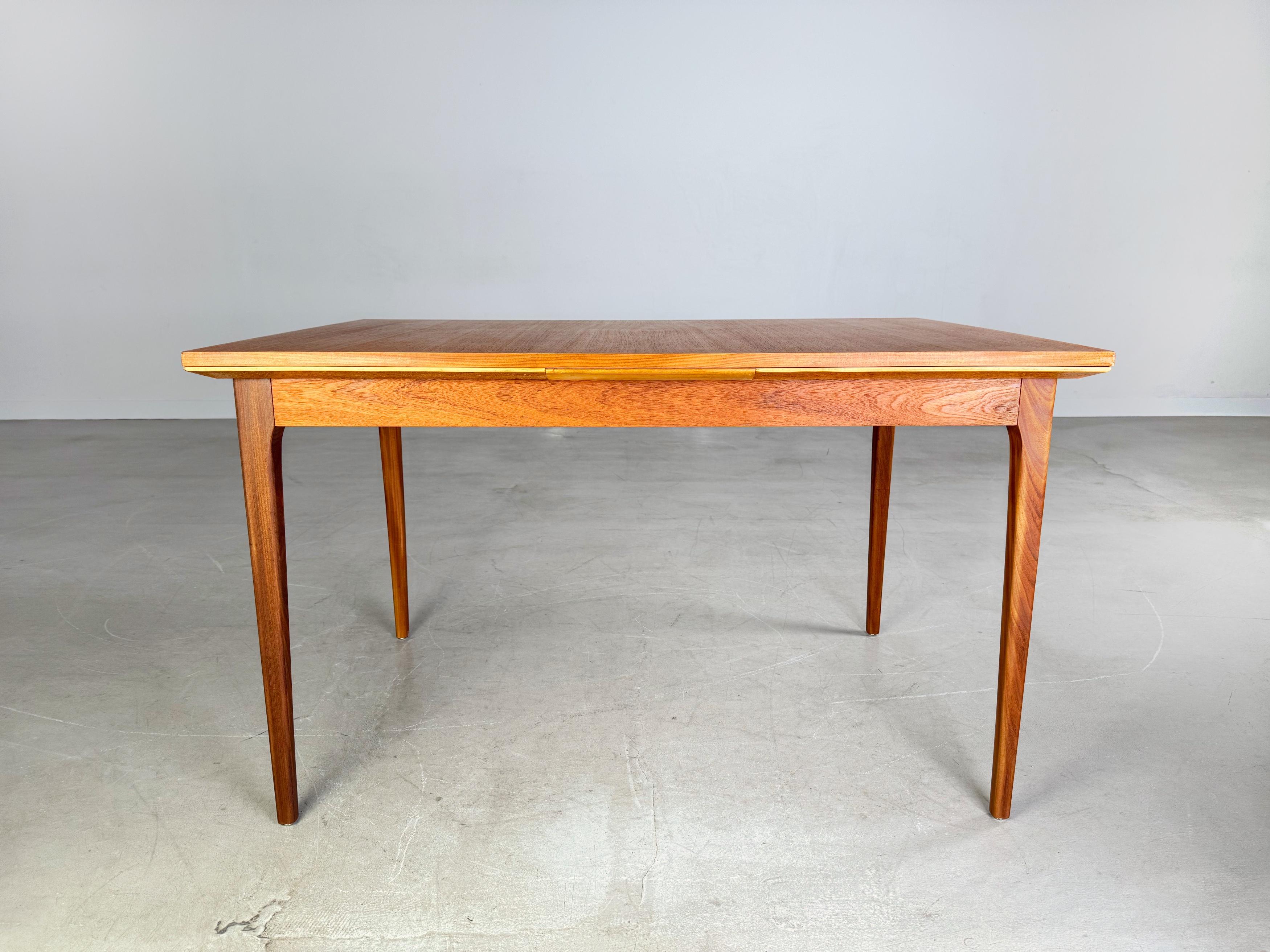 Mid-Century Modern Original Midcentury Esstisch Lübke Teak 1960er ausziehbar Tisch en vente