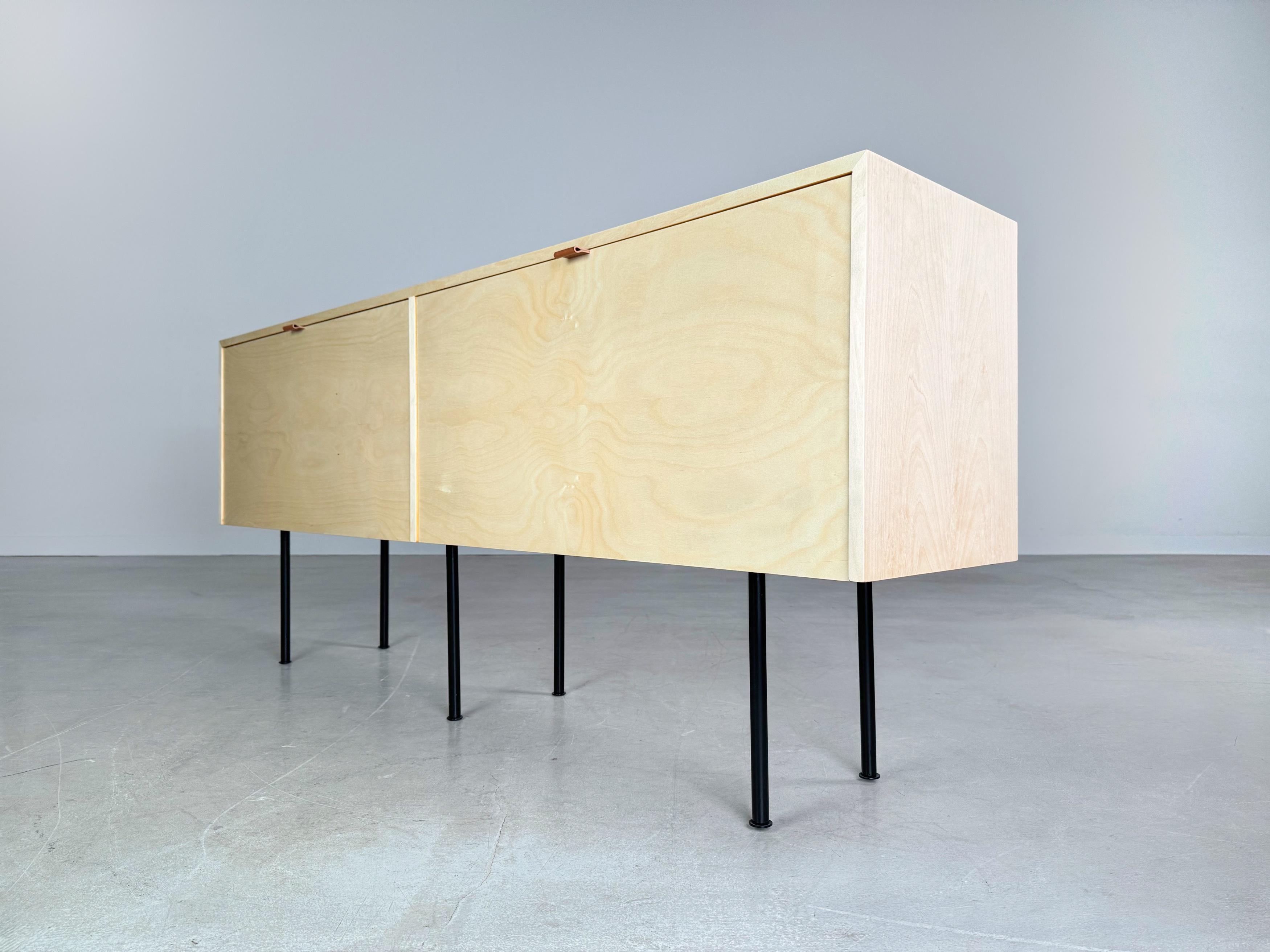 Credenza originale di metà secolo Florence Knoll 1950 Ahorn Knoll Intenational in vendita 4