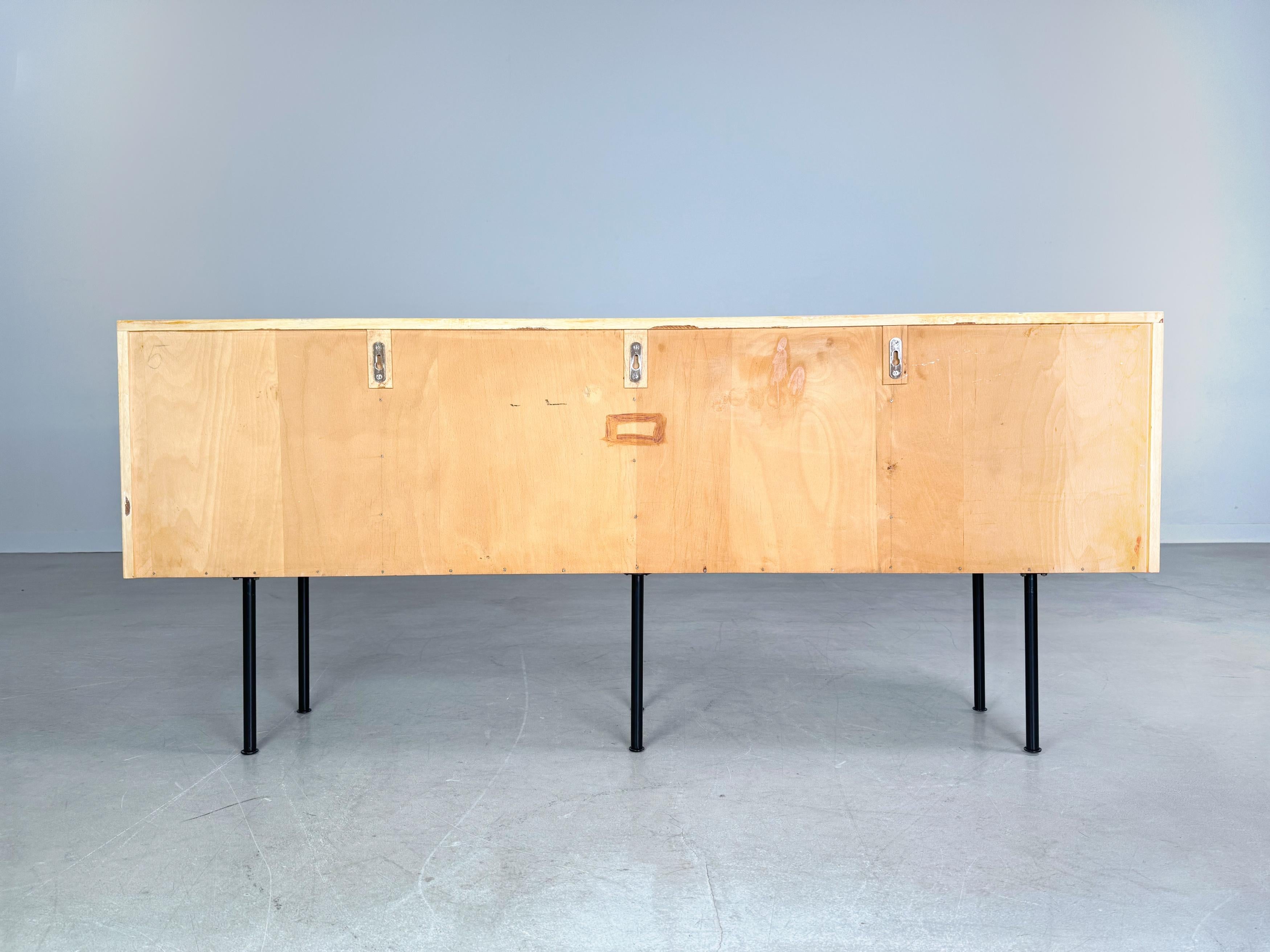 Credenza originale di metà secolo Florence Knoll 1950 Ahorn Knoll Intenational in vendita 5