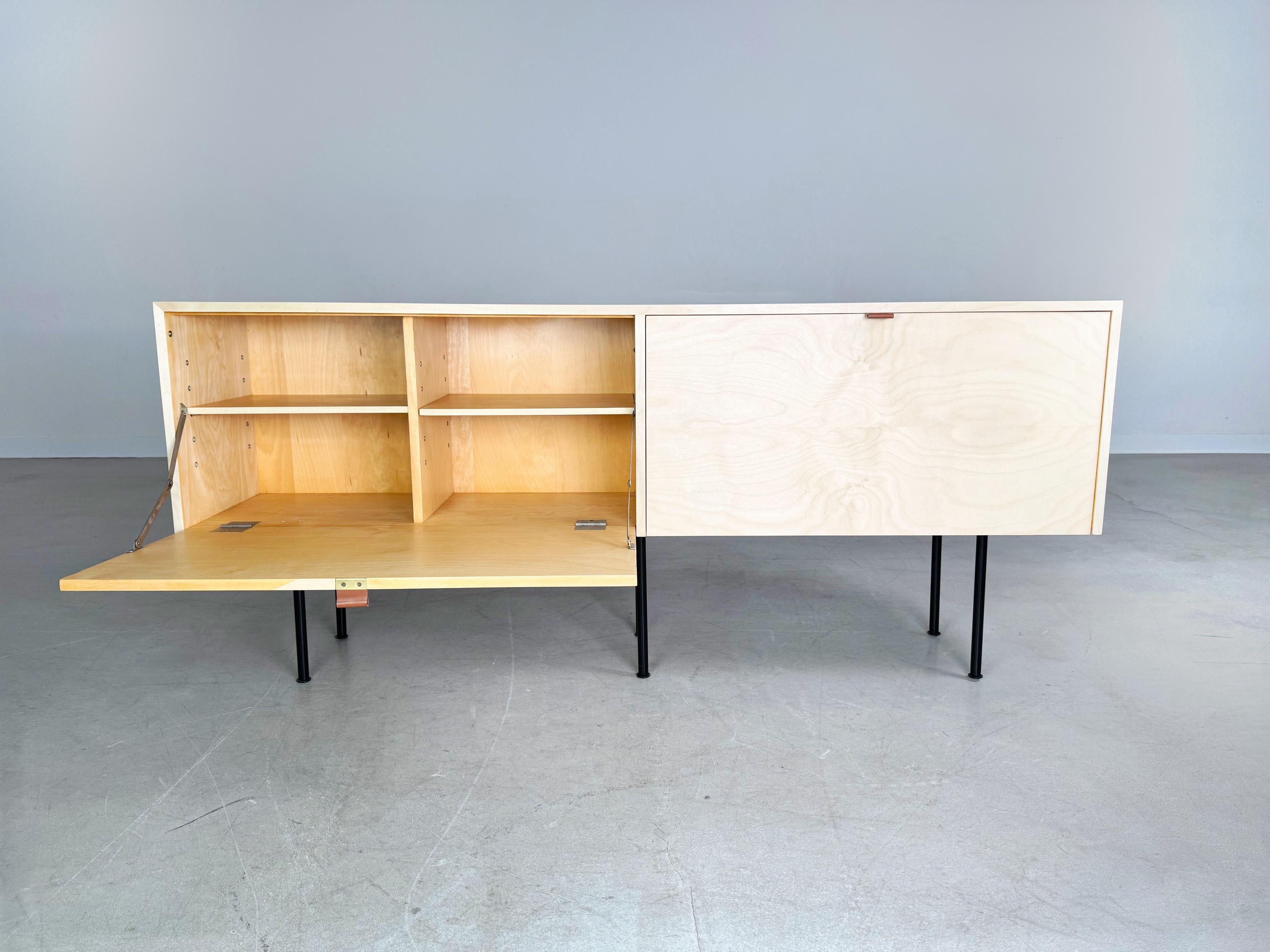 Metà XX secolo Credenza originale di metà secolo Florence Knoll 1950 Ahorn Knoll Intenational in vendita