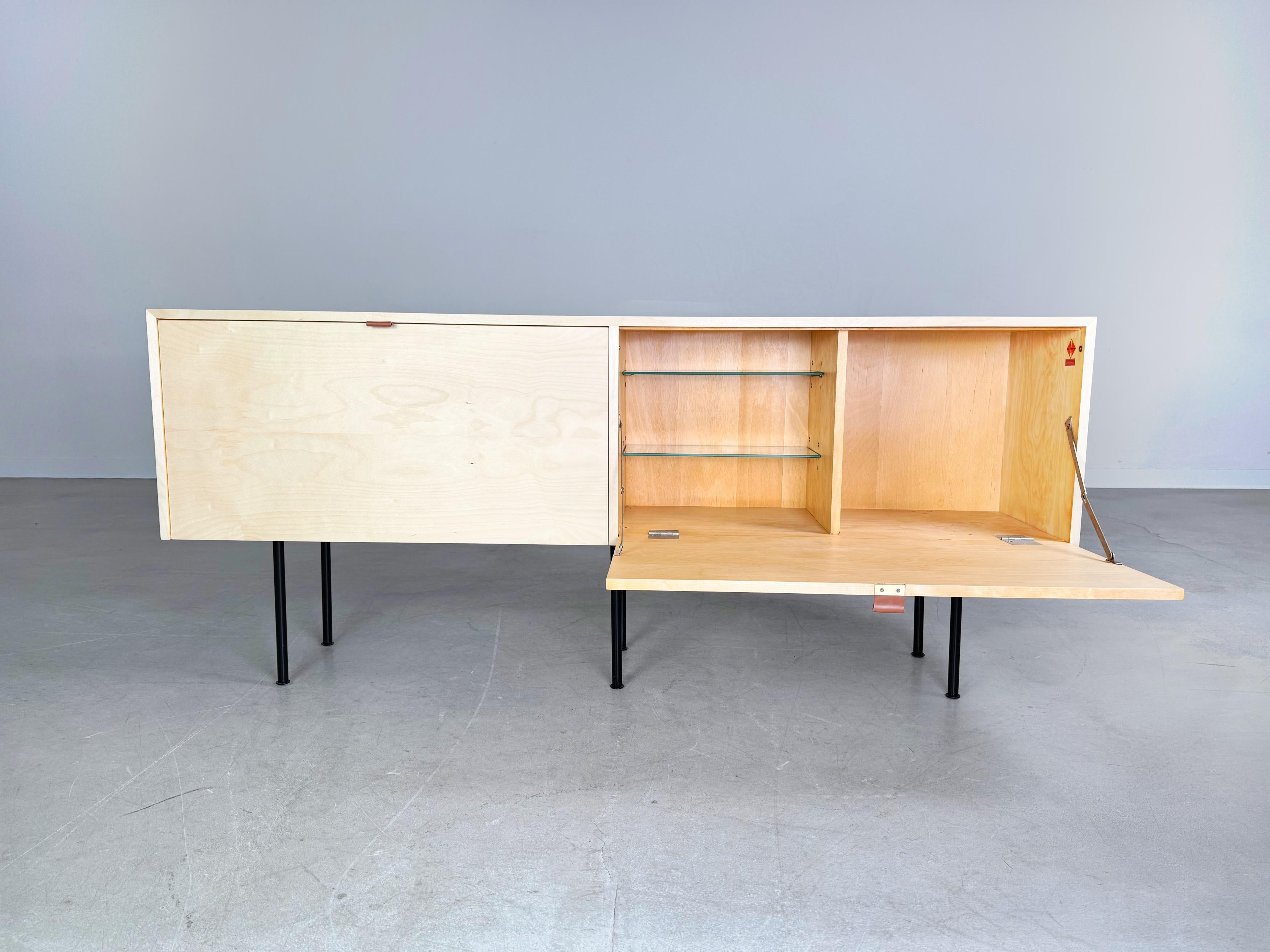 Metallo Credenza originale di metà secolo Florence Knoll 1950 Ahorn Knoll Intenational in vendita