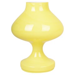 Original lámpara de sobremesa de cristal de mediados de siglo de 1970, diseñada por Karel Volf