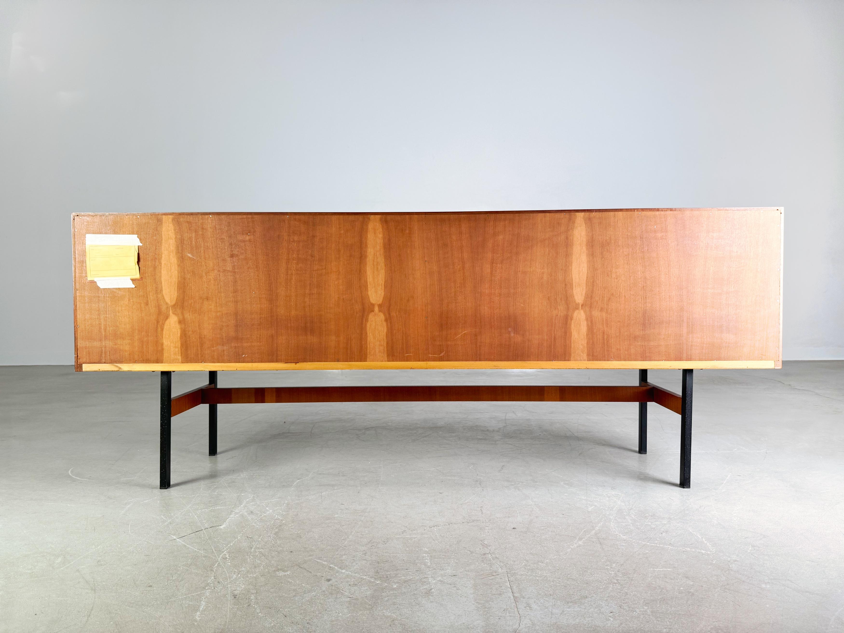 Original Midcentury Musterring Sideboard Nussbaum 1960 en vente 2