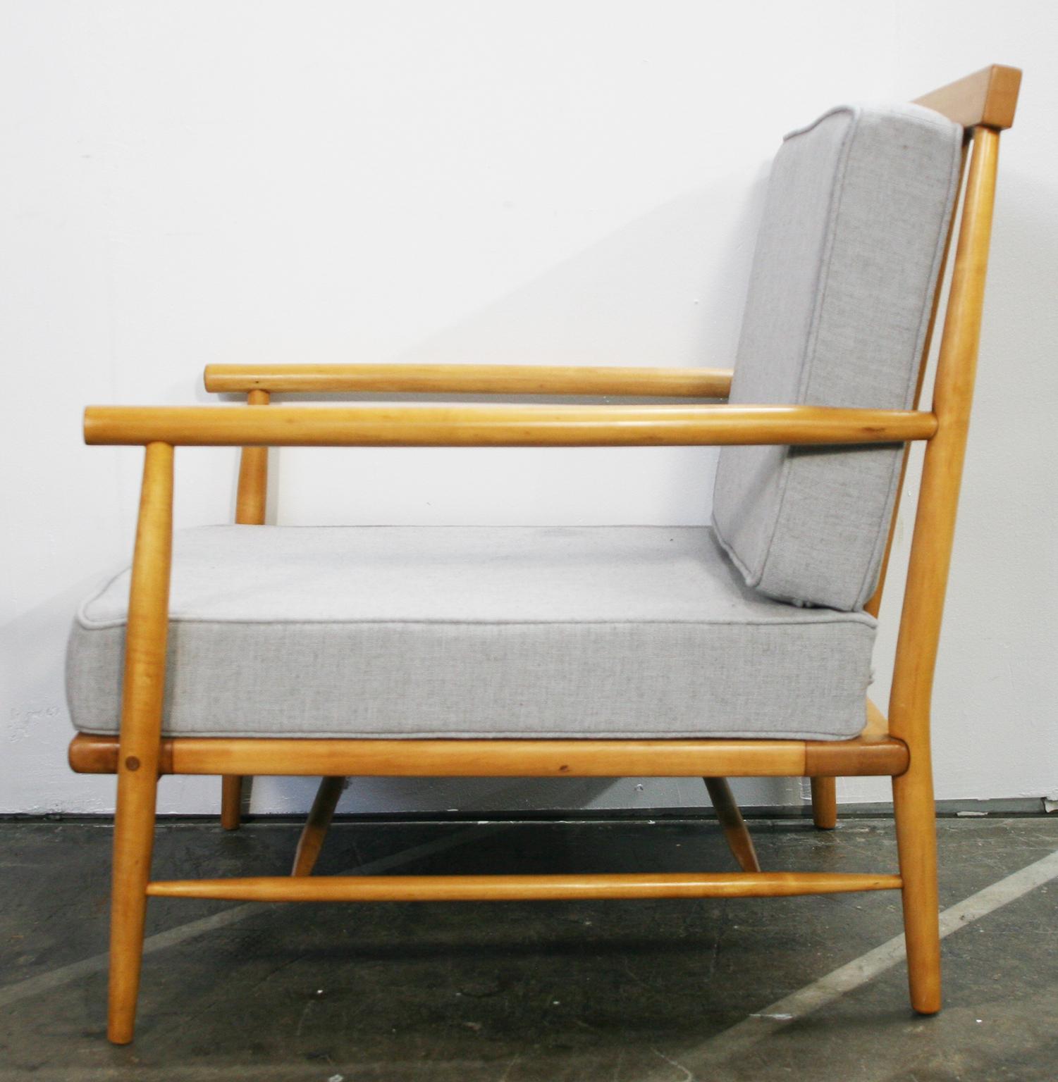 Sillón bajo original del grupo de predicción Paul McCobb, raro de mediados de siglo, de O'Hearn. Construcción de madera maciza de arce. Tapicería tejida gris claro en muy buen estado. Bonito diseño bajo. Diseñado por Paul McCobb y fabricado por