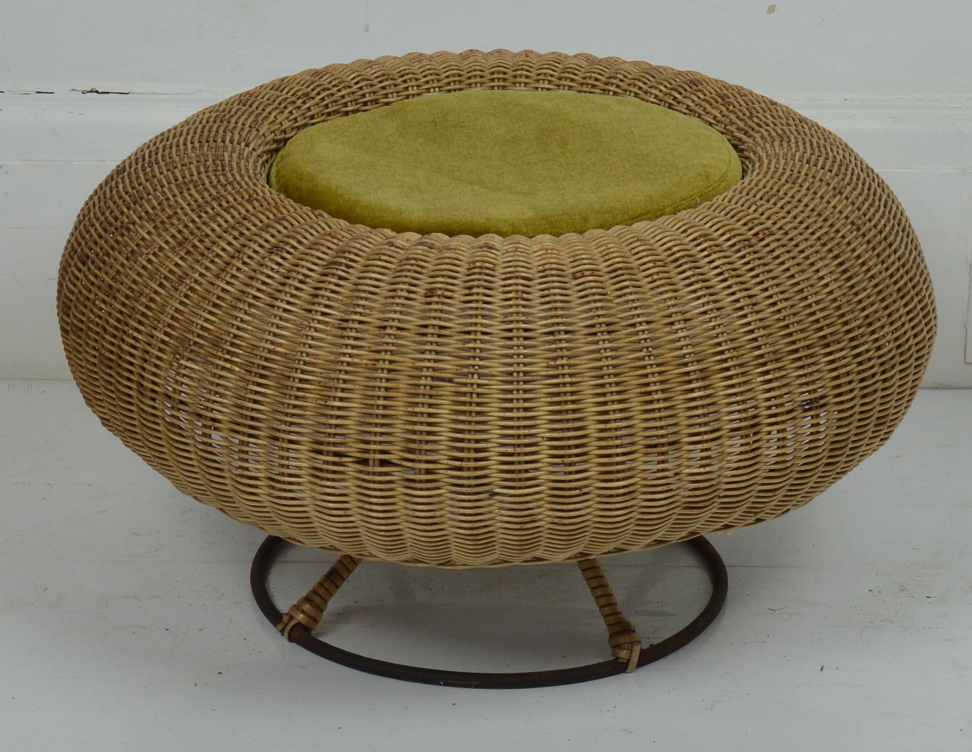 Wonderful iconic statement piece of furniture.

Rattan on a metal stand.

Very versatile. It can be a stool or a coffee table.

Designer unknown. Probably Italian.

Light but sturdy.