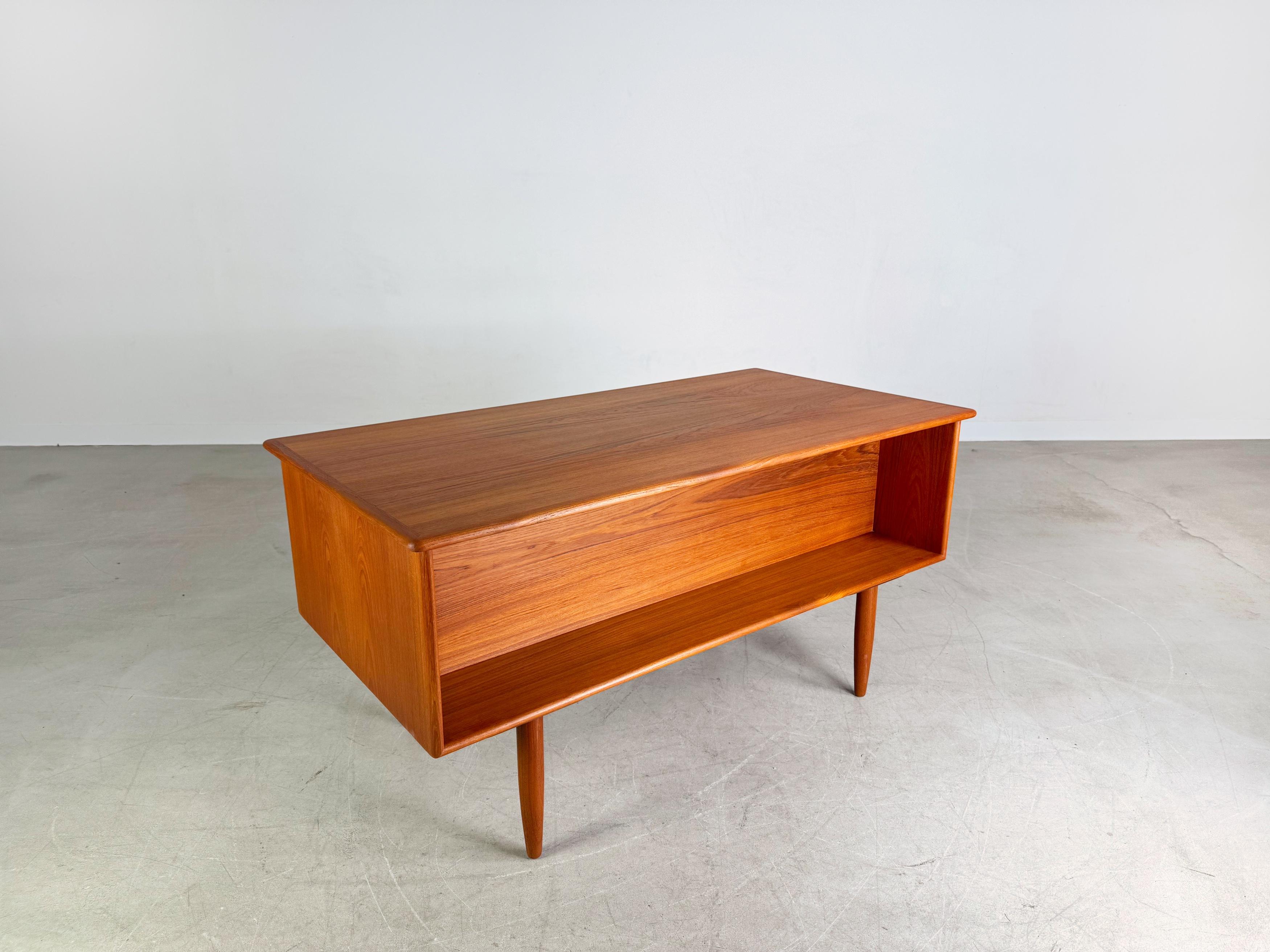 Schreibtisch originale di metà secolo Falster Svend Å. Madsen in teak in vendita 1