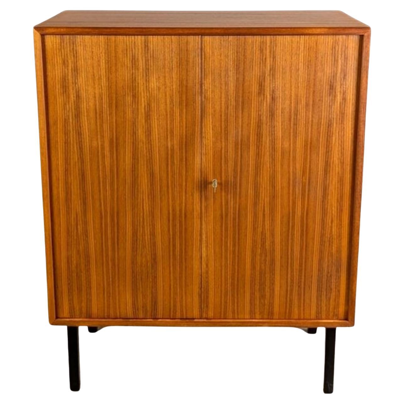 Credenza originale del Medioevo Anrichte Kommode Nussbaum Vintage