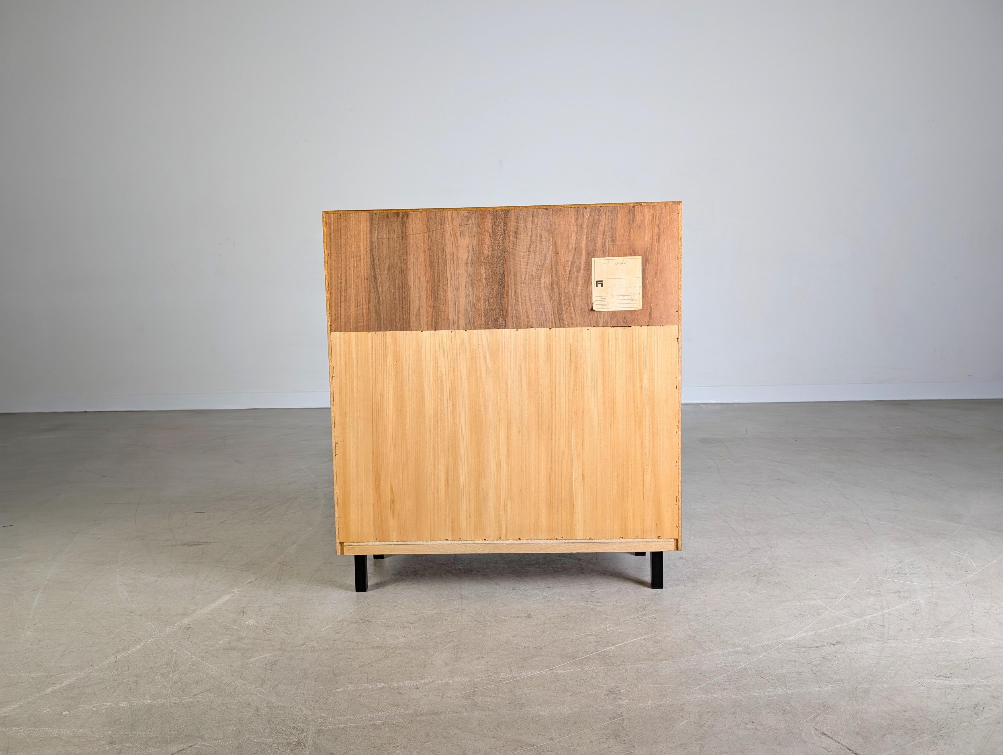 Original Midcentury Sideboard Barfach Nussbaum Kommode Vintage (Mitte des 20. Jahrhunderts) im Angebot