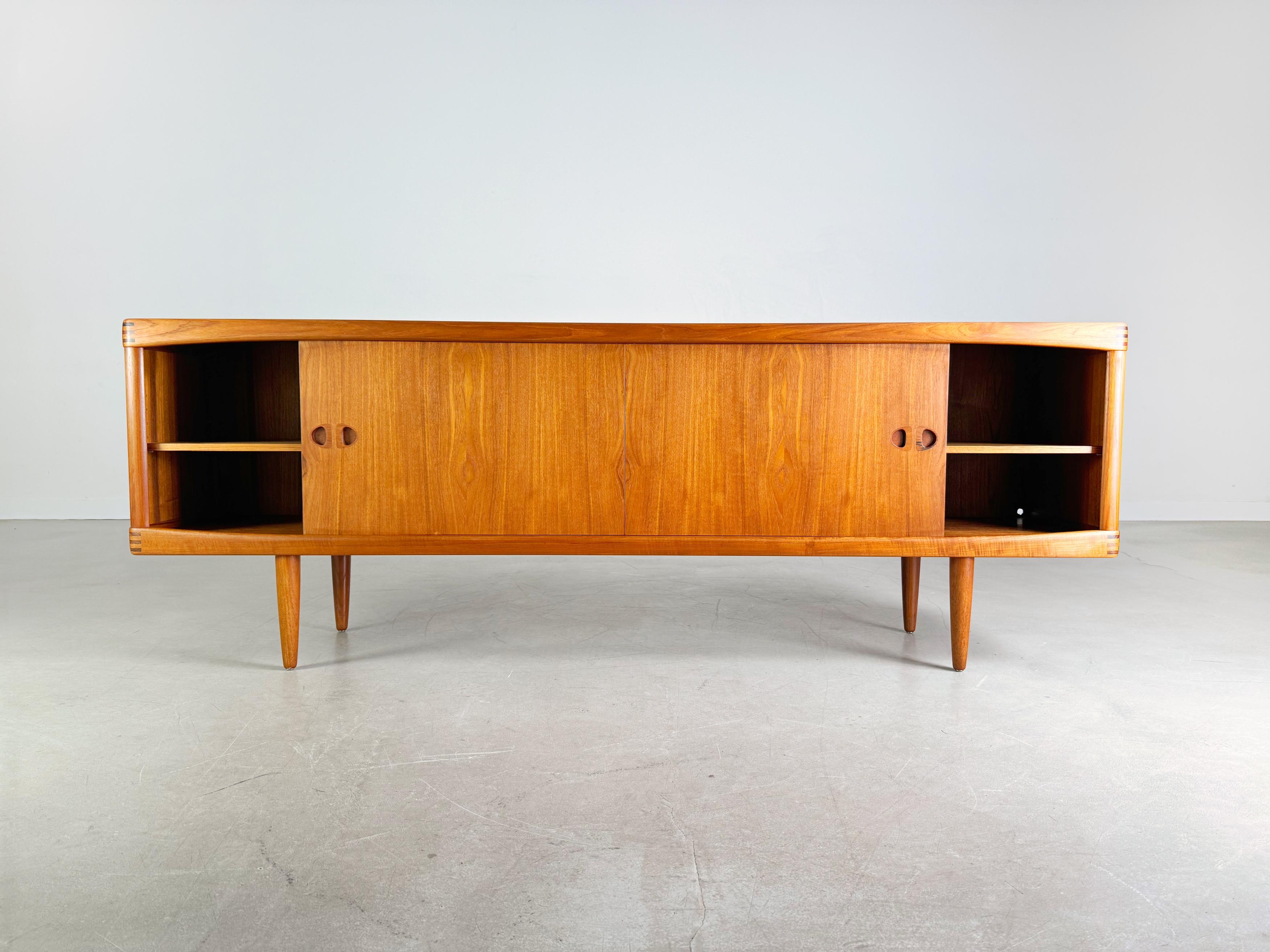 Enfilade Bramin HW Klein Teck danois Vintage d'origine du milieu du siècle dernier Bon état - En vente à Berlin, DE