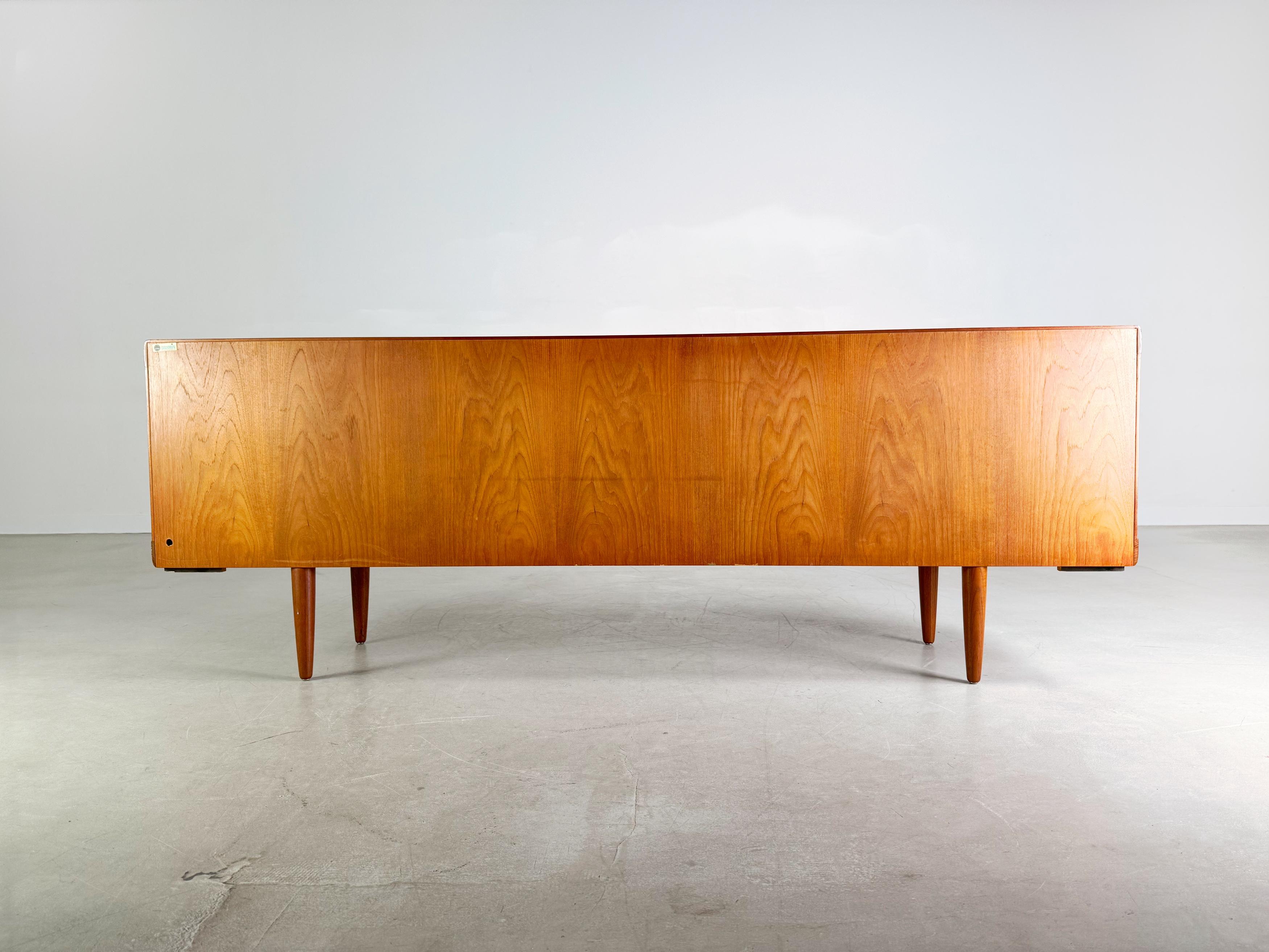 Enfilade Bramin HW Klein Teck danois Vintage d'origine du milieu du siècle dernier en vente 3