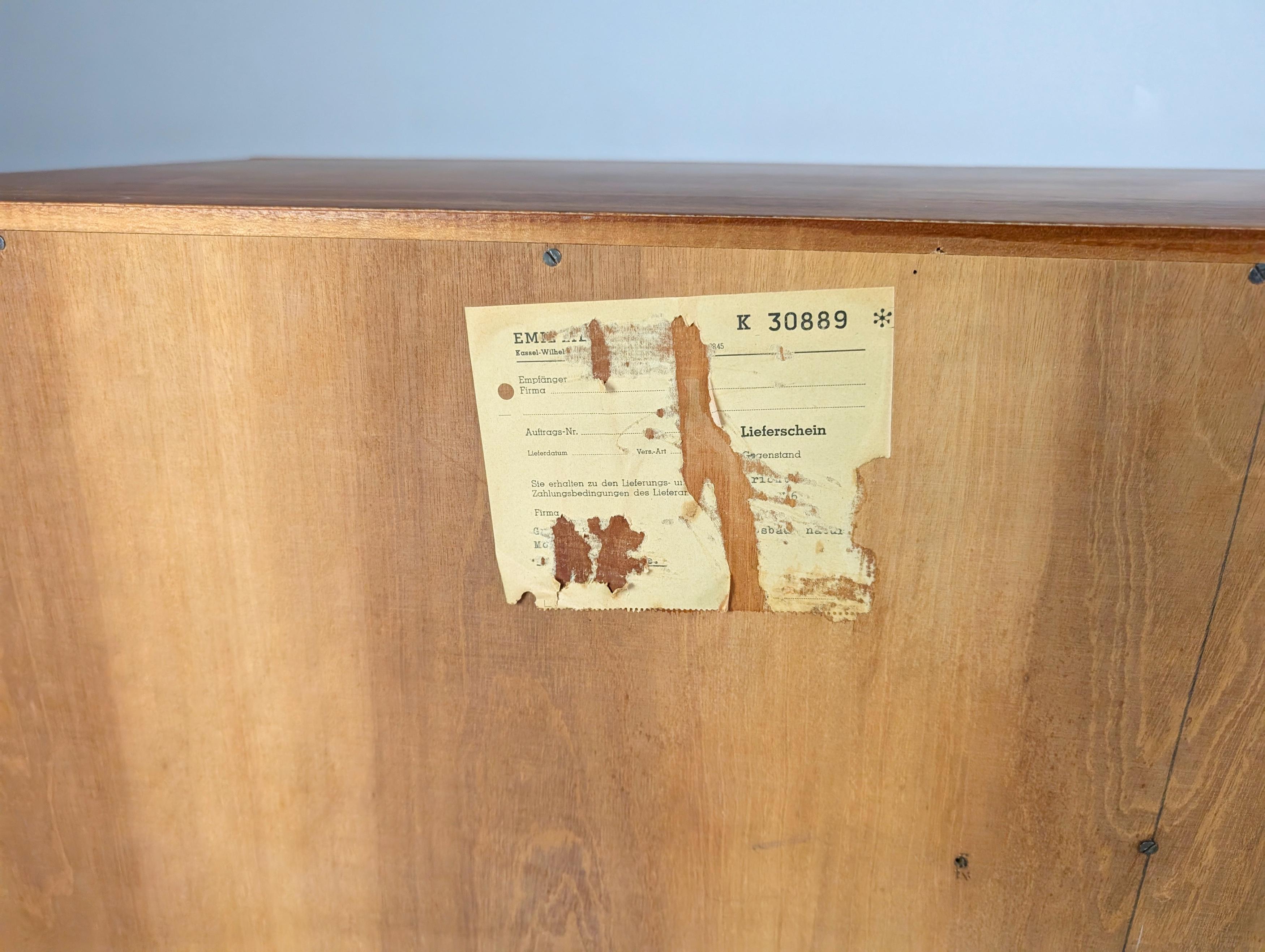 Buffet original du milieu du siècle dernier Famöla Möbel Fama Nussbaum en vente 5
