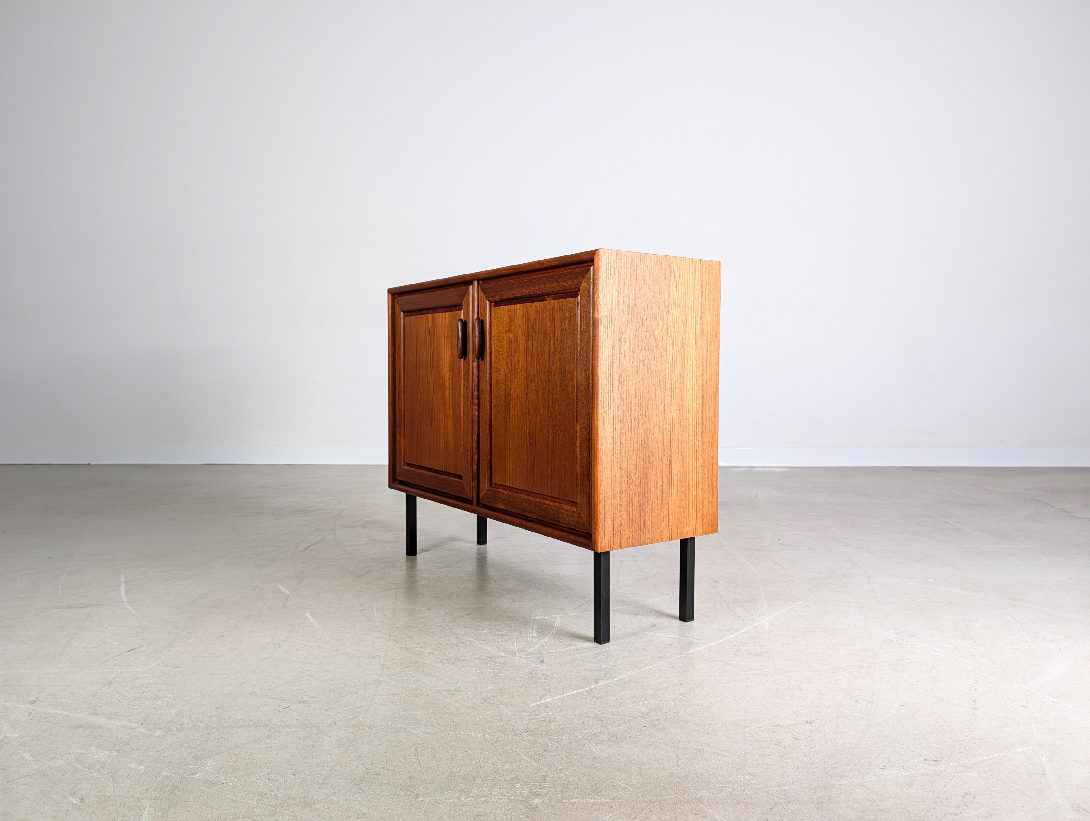 Original Midcentury Sideboard Heinrich Riestenpatt Design Teak 1960 In Good Condition For Sale In Berlin, DE