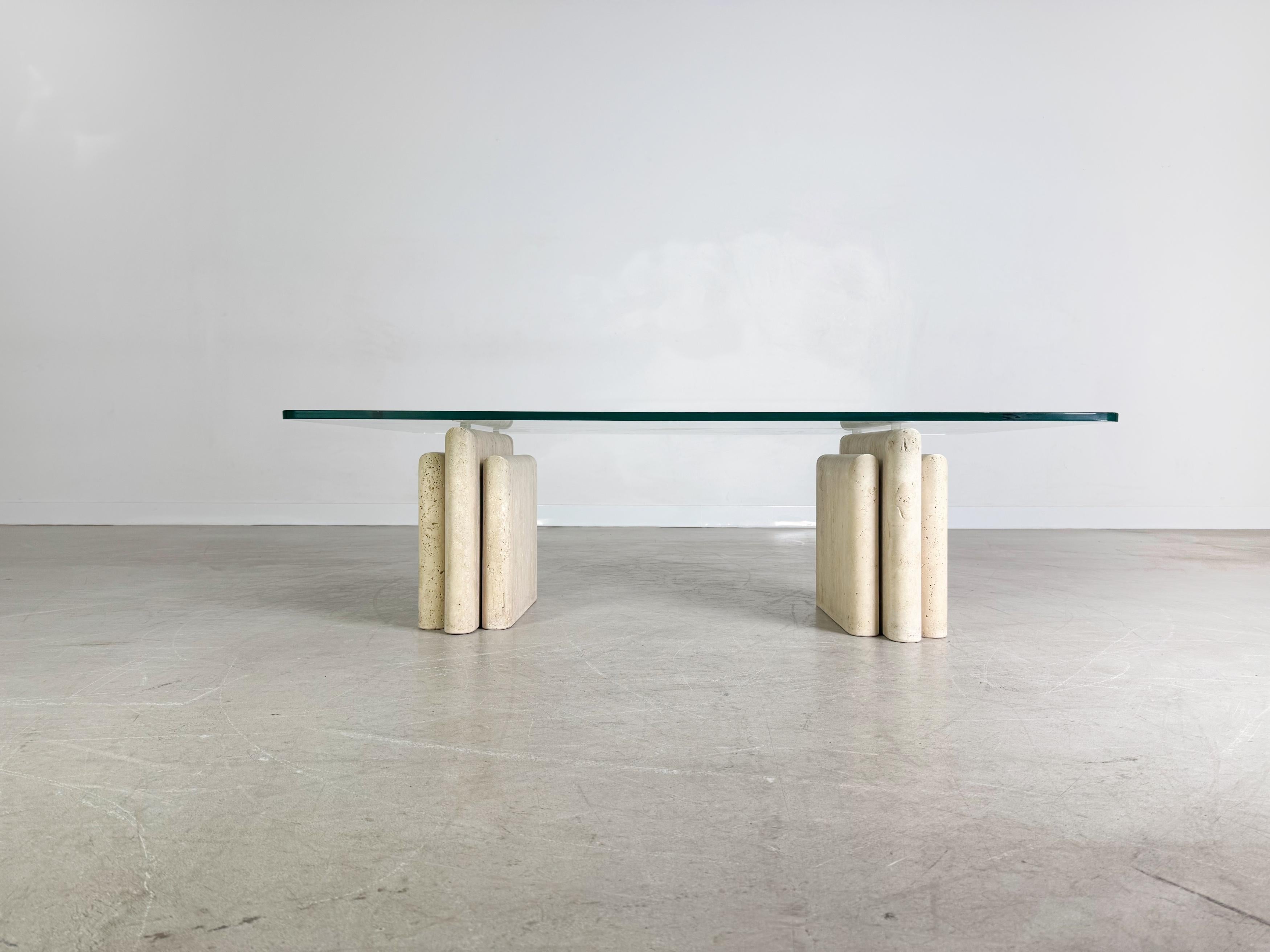Original Midcentury Travertin Couchtisch Italien Glas Design im Zustand „Gut“ im Angebot in Berlin, DE