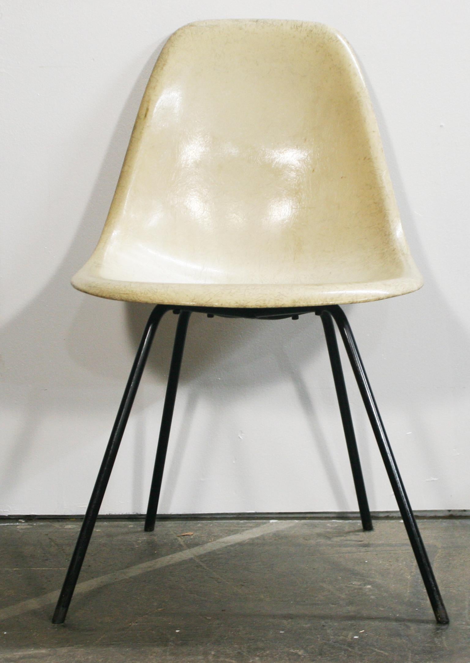 Original Midcentury White Herman Miller Eames Fiberglass Shell Chair Iron X Base 2