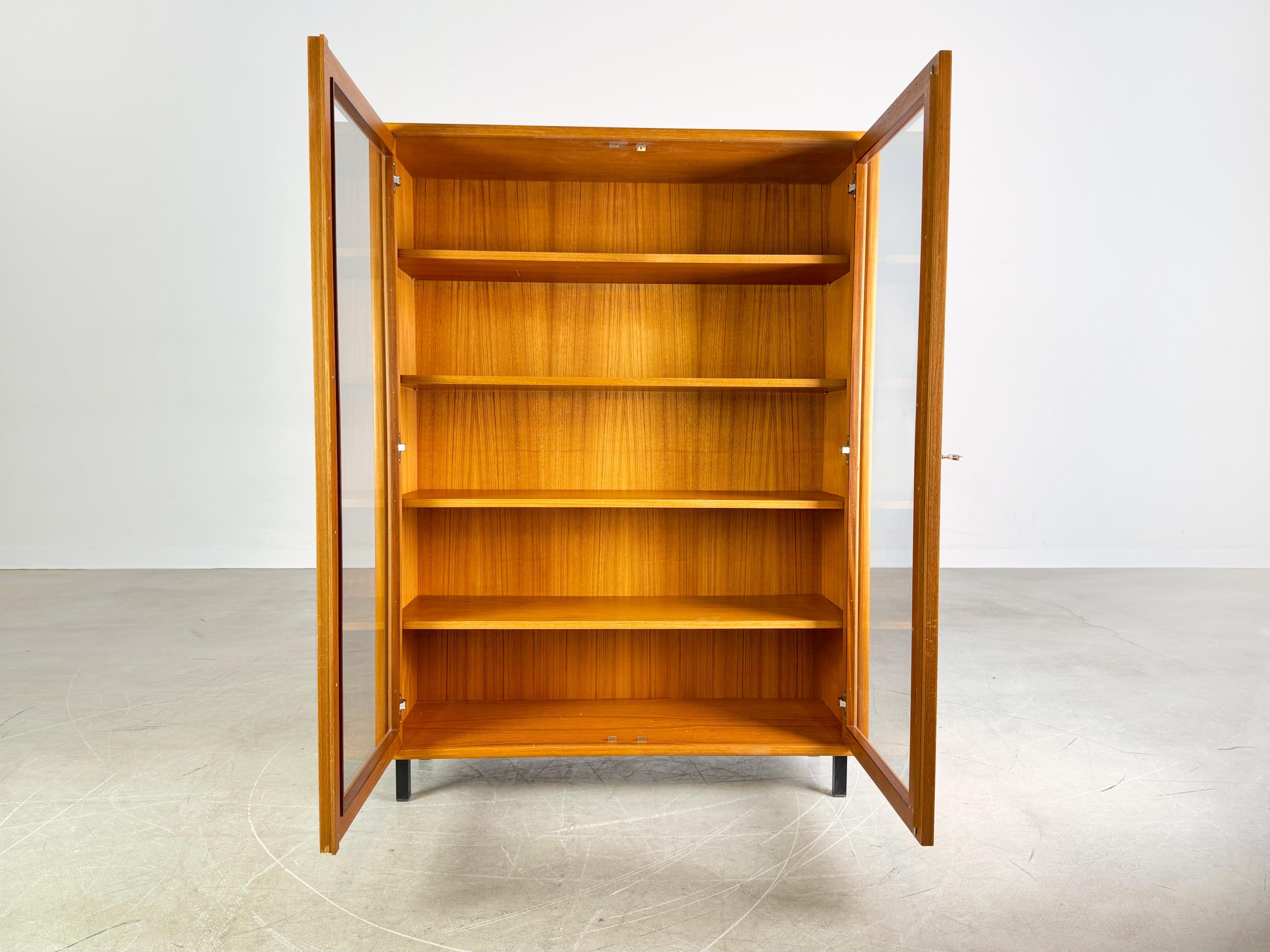 Mid-Century Modern Original Midcentury WK Möbel Vitrine II Schrank Teak 1960 Vintage