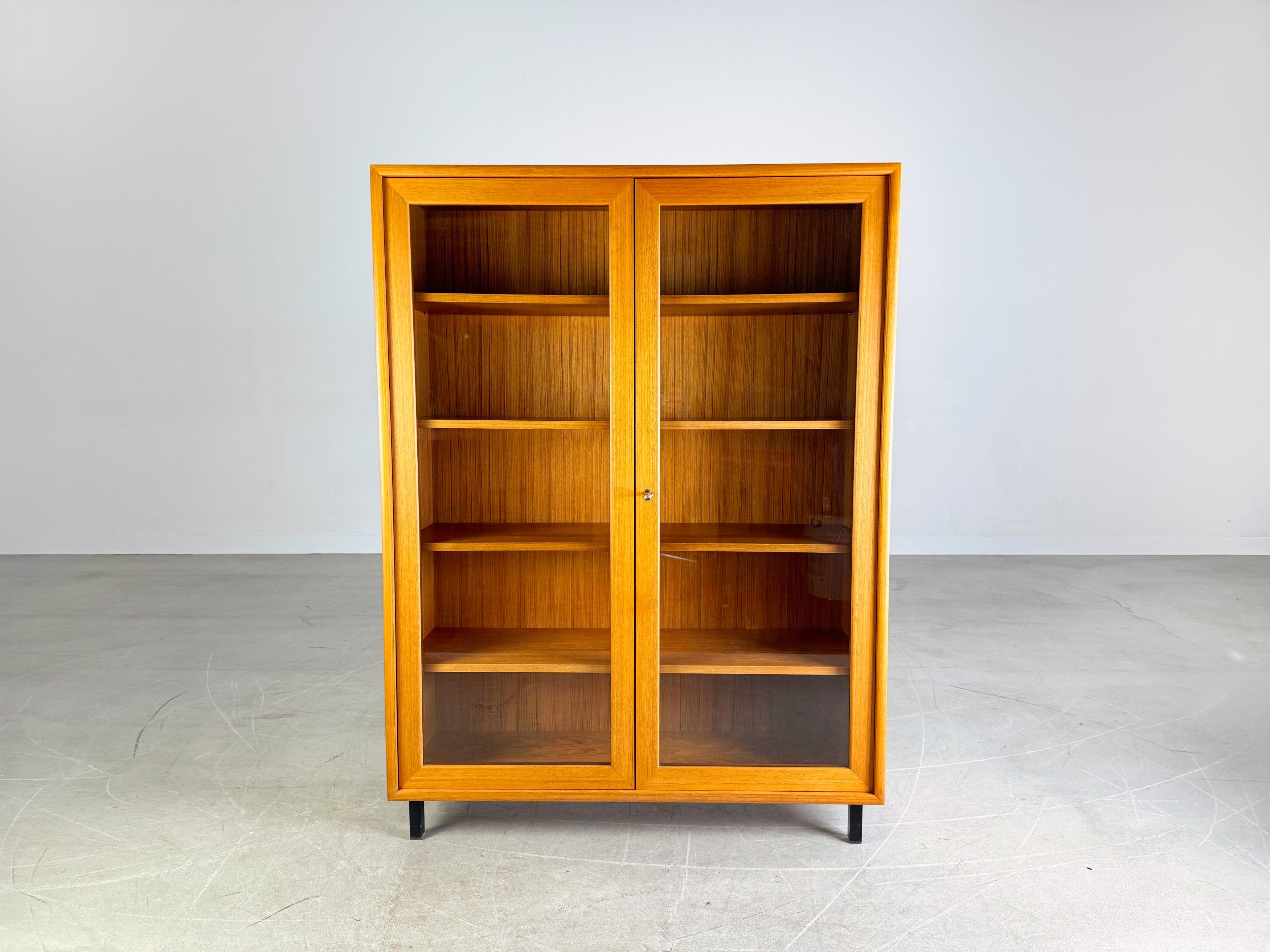 Original Midcentury WK Möbel Vitrine Schrank Teak 1960 Vintage Moderno de mediados de siglo en venta