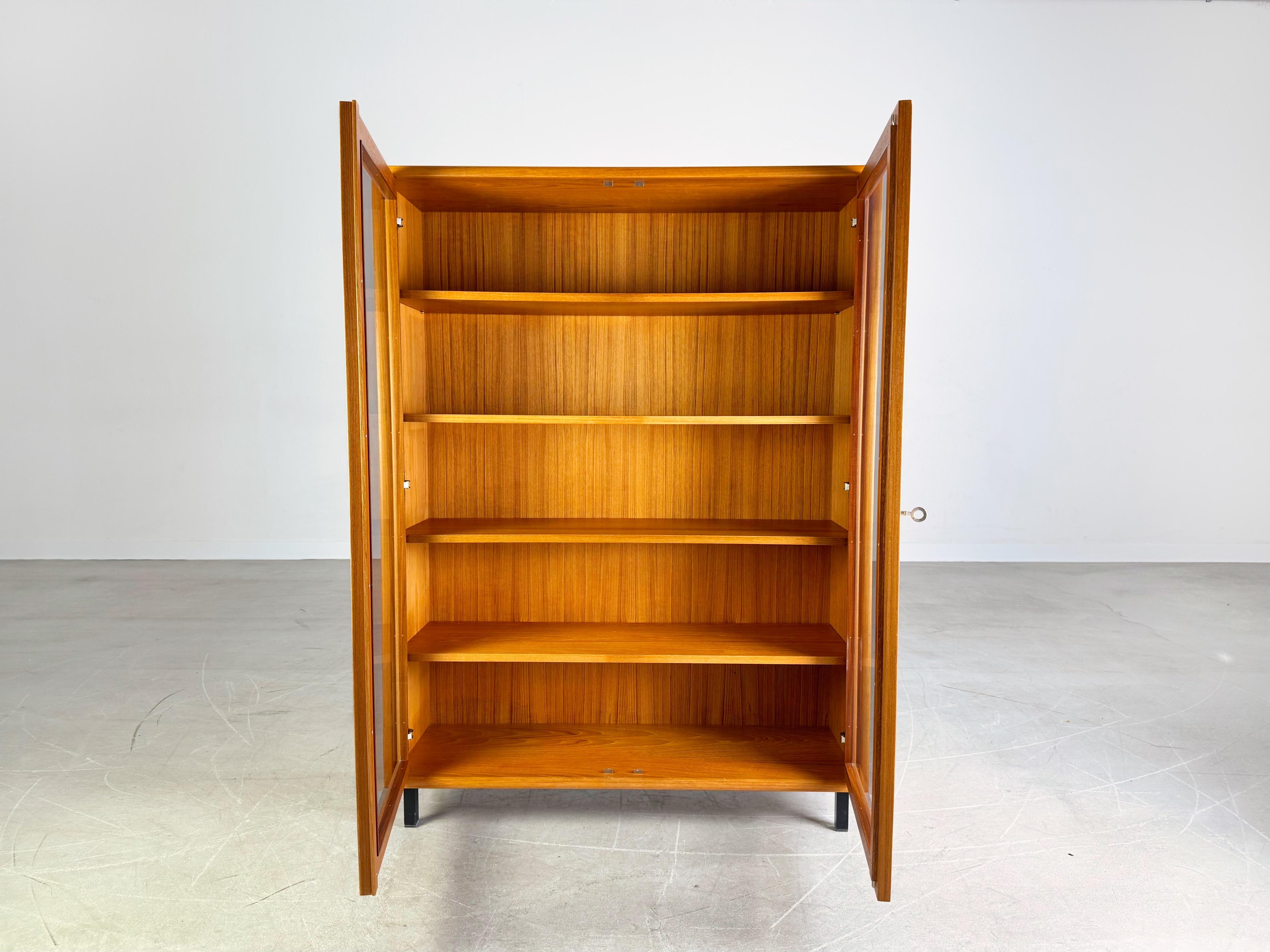 Original Midcentury WK Möbel Vitrine Schrank Teak 1960 Vintage Alemán en venta