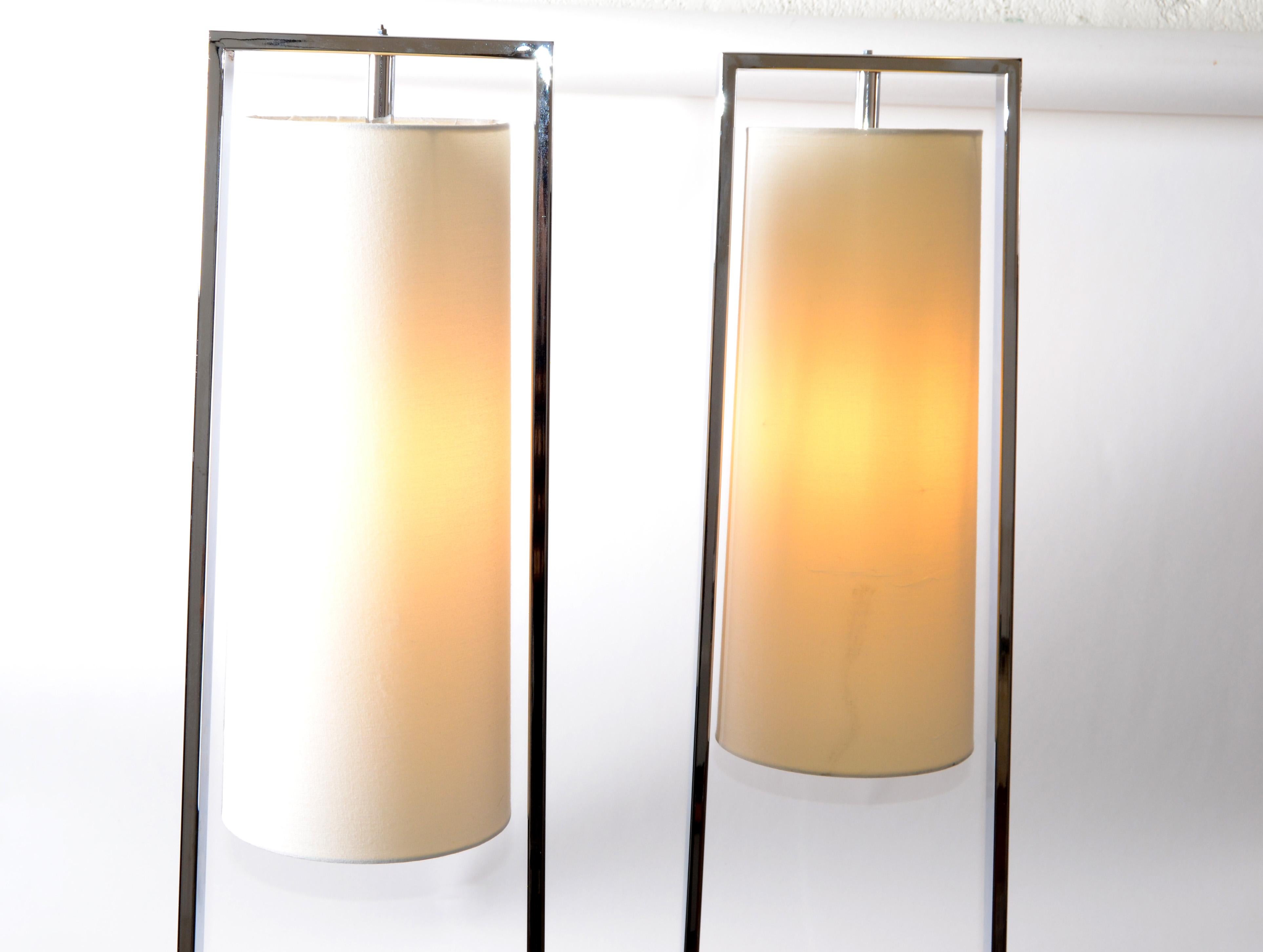 Original Moderne Van Teal-Stehlampen aus Chrom und Stein mit Kegelschirmen, Paar im Zustand „Gut“ im Angebot in Miami, FL