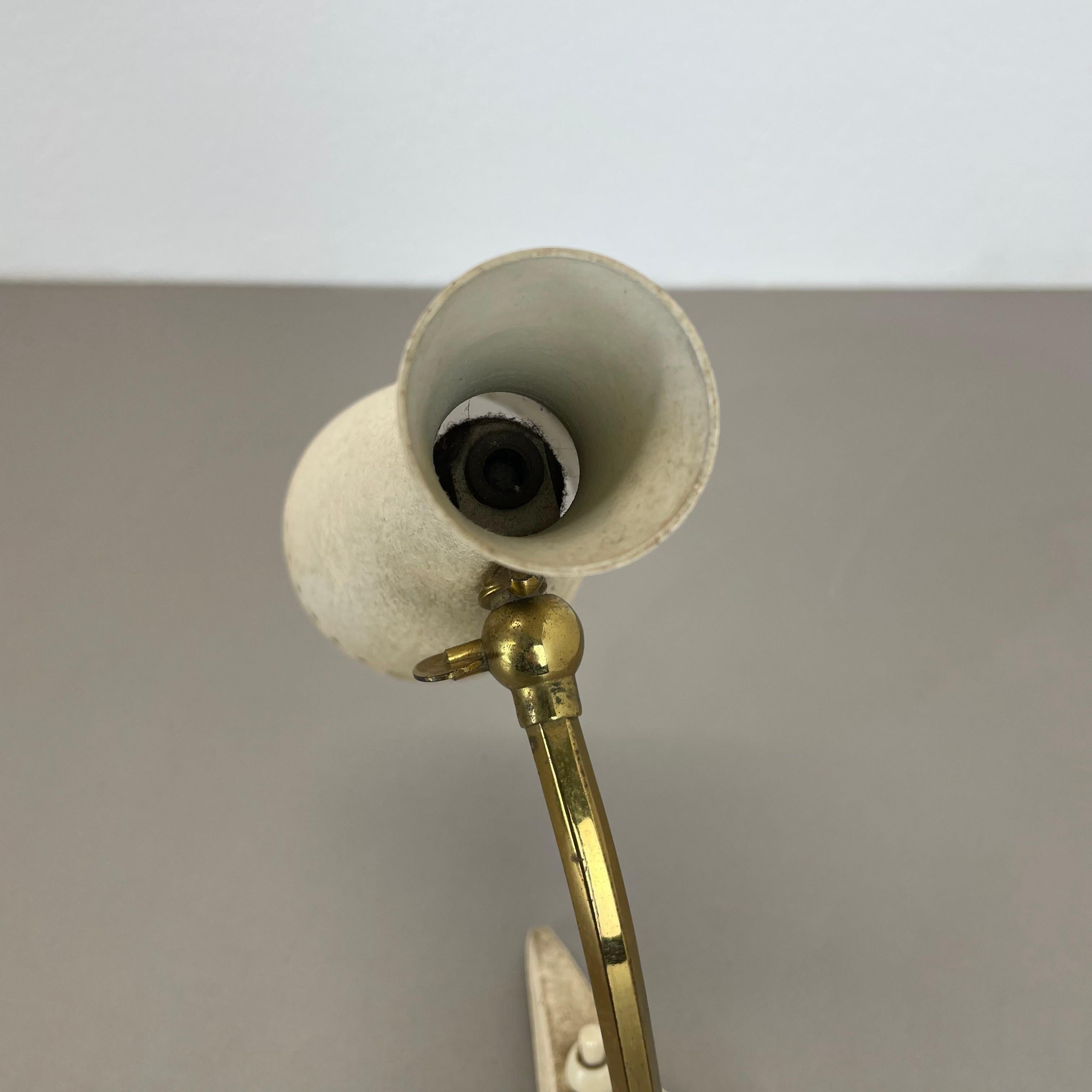 Lampe de bureau moderniste originale en métal beige par Cosack, Allemagne, années 1960 en vente 7