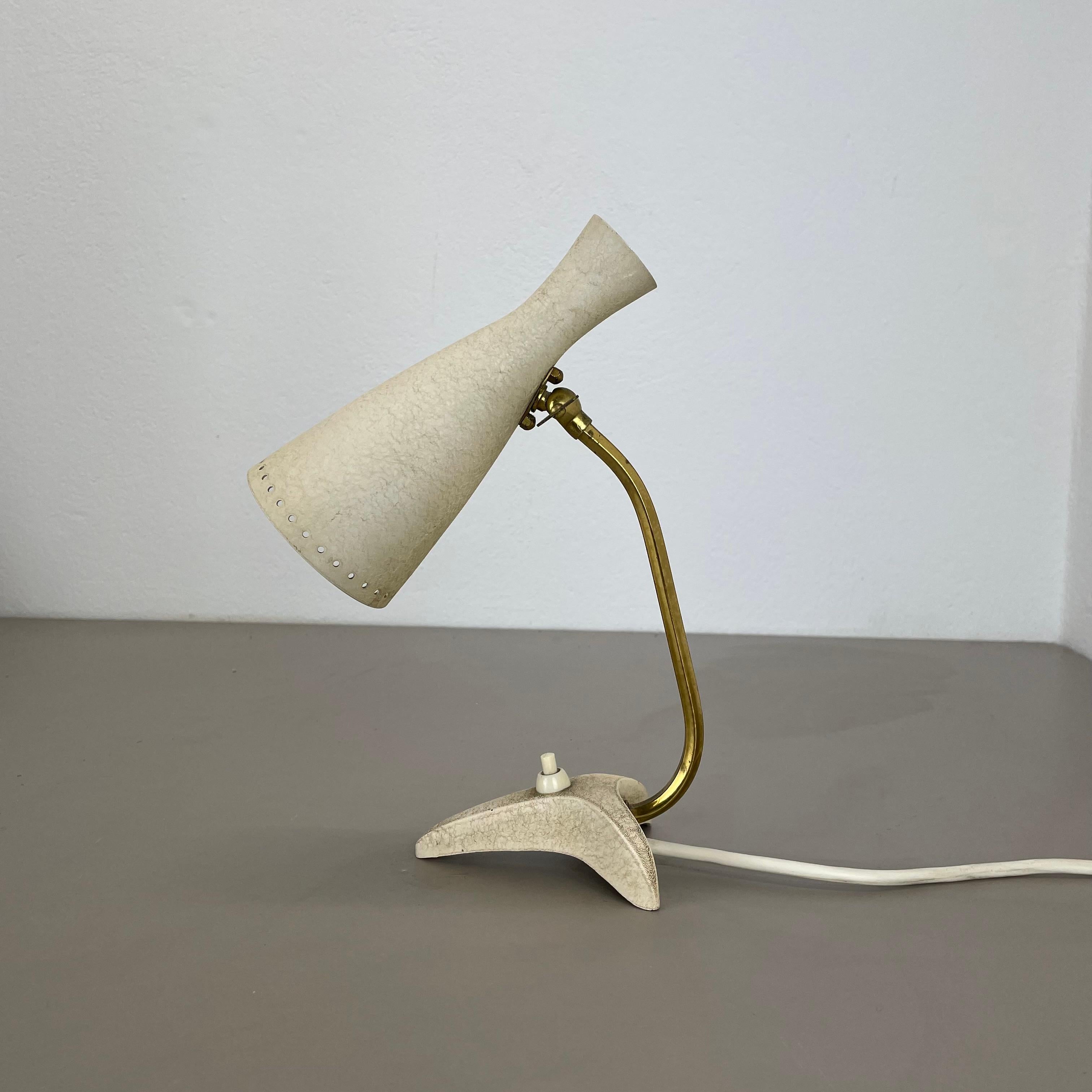 Article :

Lampe de table


Origine :

Allemagne


Producteur :

Feux de Cosack, Allemagne


Matériau :

Métal


Âge :

1960s



Description :

Cette lampe de table originale des années 1960 a été fabriquée par Cosack en Allemagne. Cette lampe de