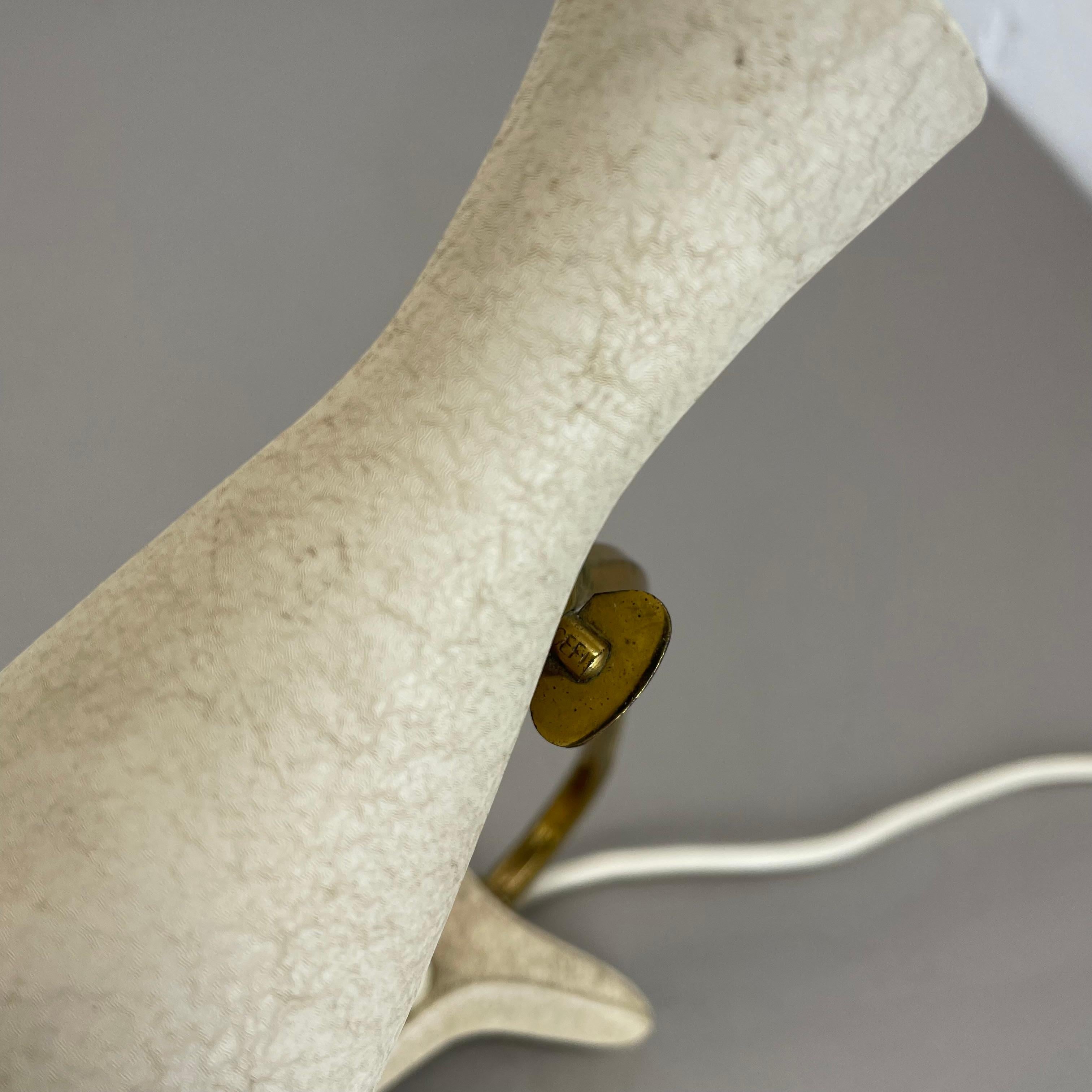 Métal Lampe de bureau moderniste originale en métal beige par Cosack, Allemagne, années 1960 en vente