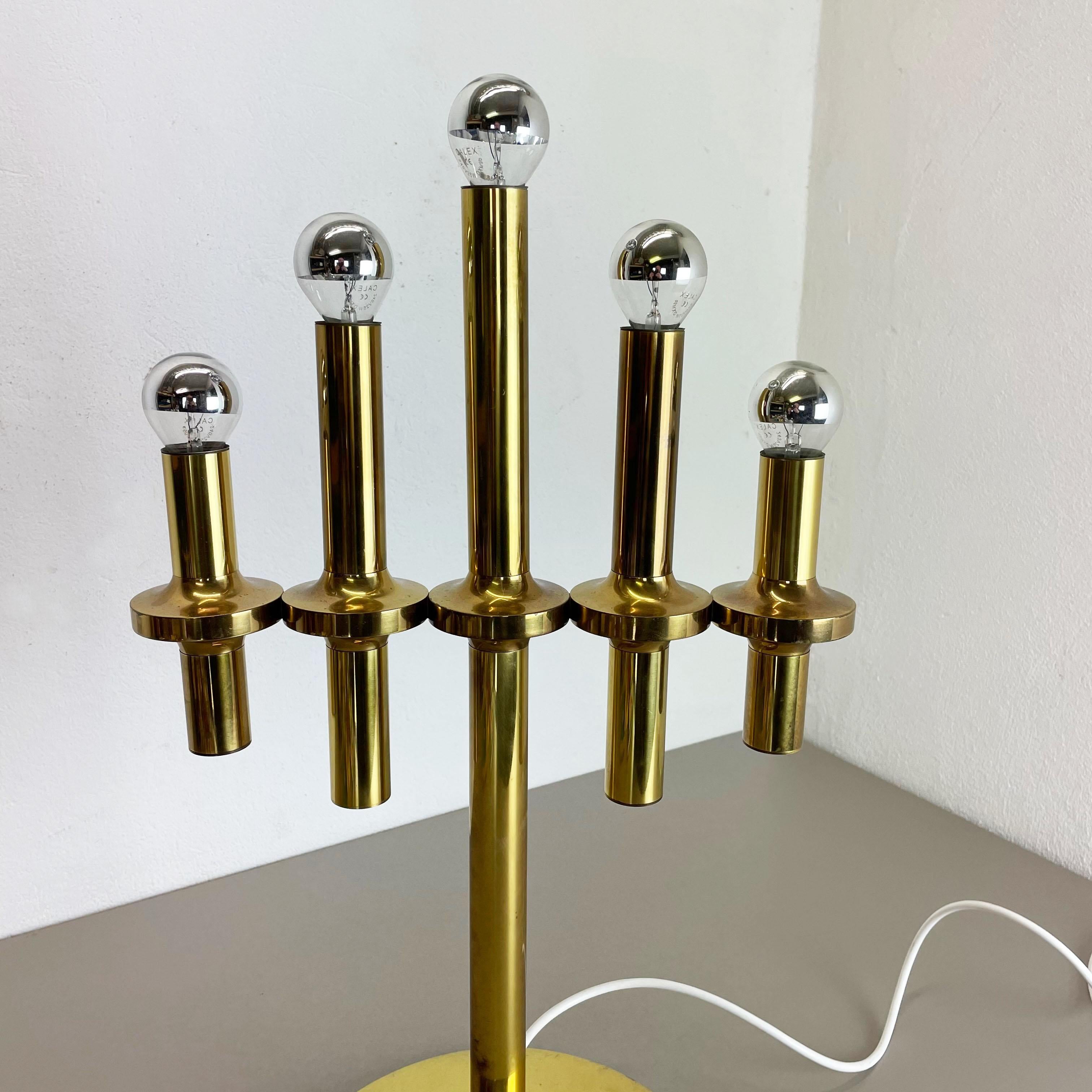 Original Modernist brass Huge Stilnovo Sciolari Style Table Light, Italy, 1970s In Good Condition For Sale In Kirchlengern, DE