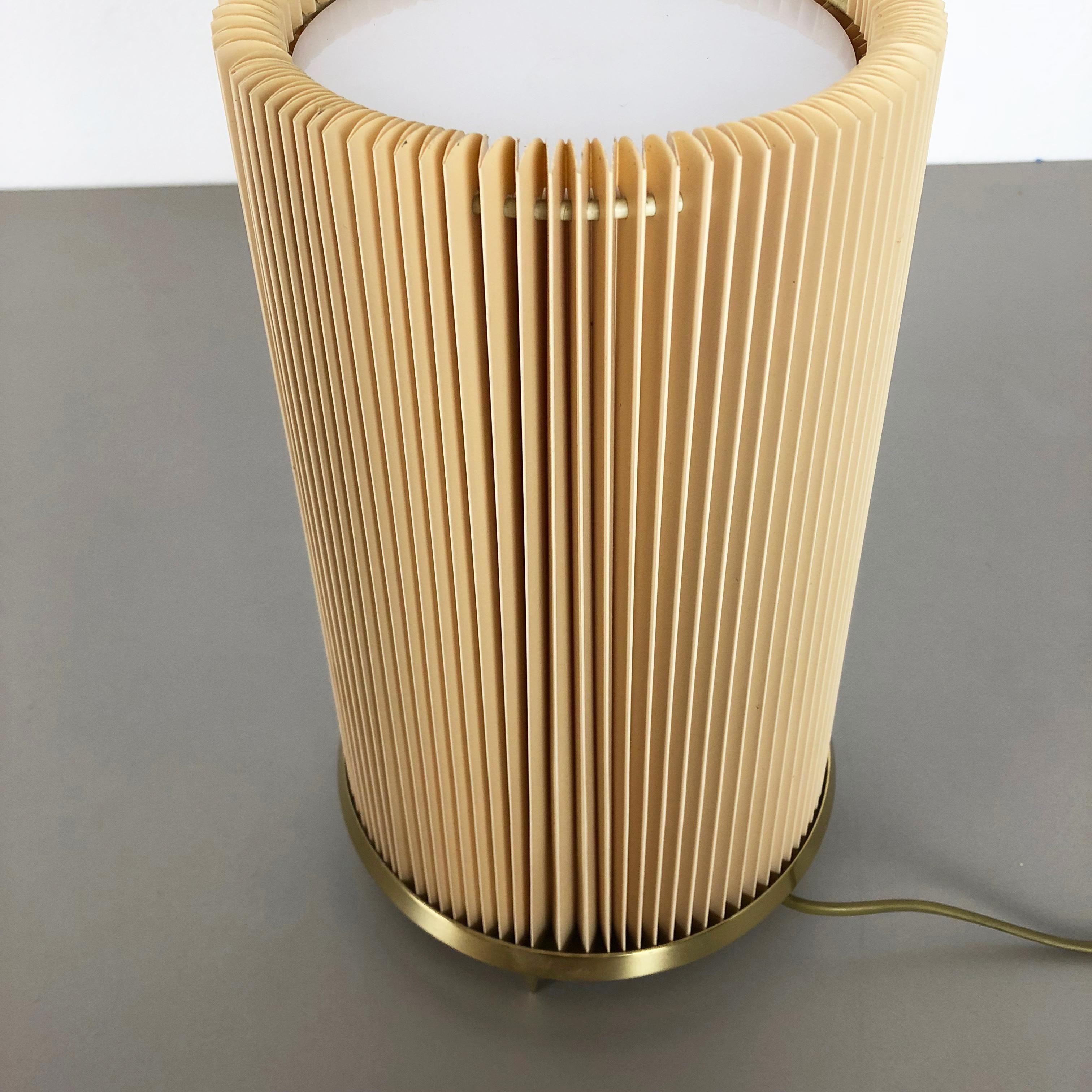 Lampe de table originale de style moderniste énorme Stilnovo avec base en laiton:: Italie:: 1970 en vente 4