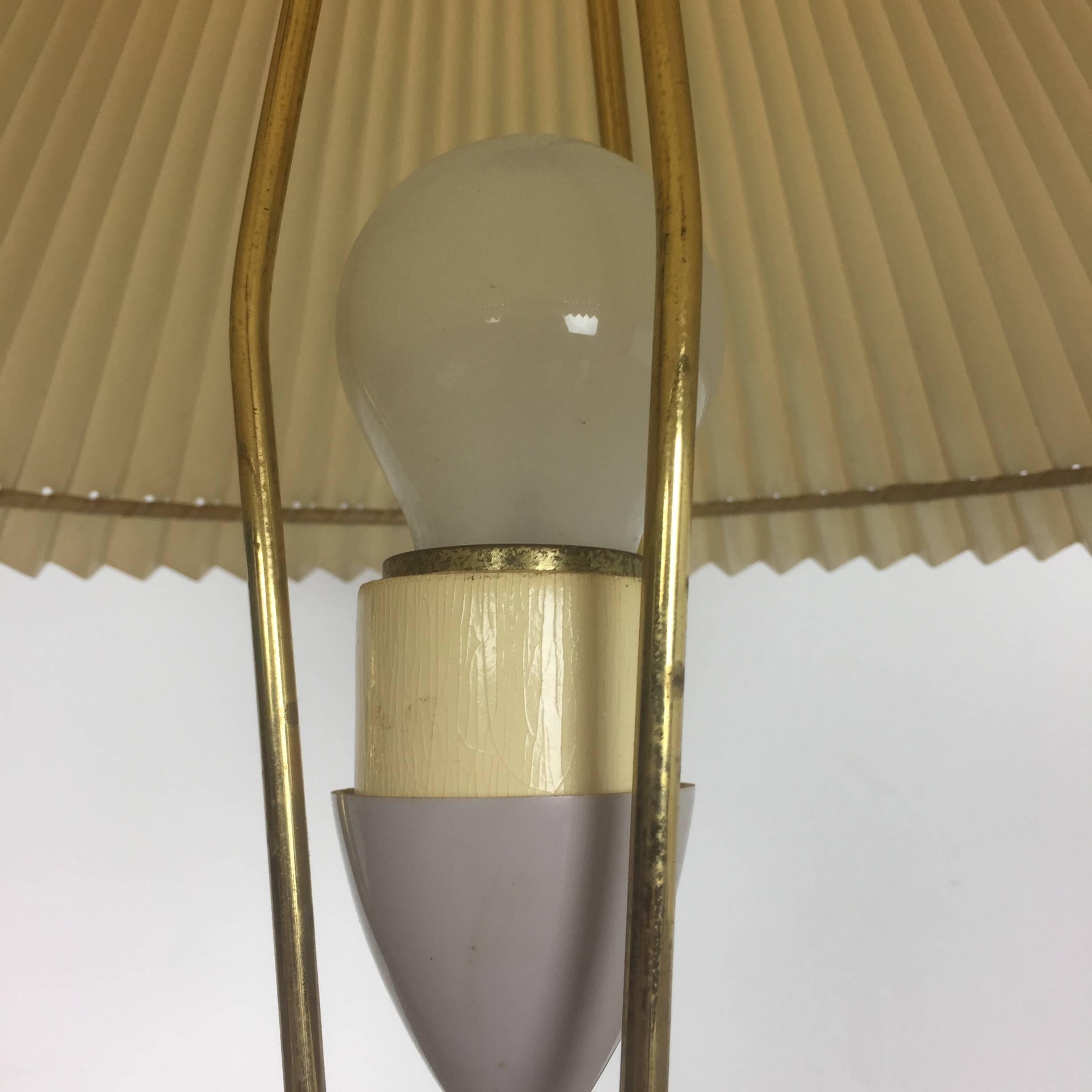 Original Modernist Huge Table Light with Metal Base, Italy, 1960s In Good Condition For Sale In Kirchlengern, DE