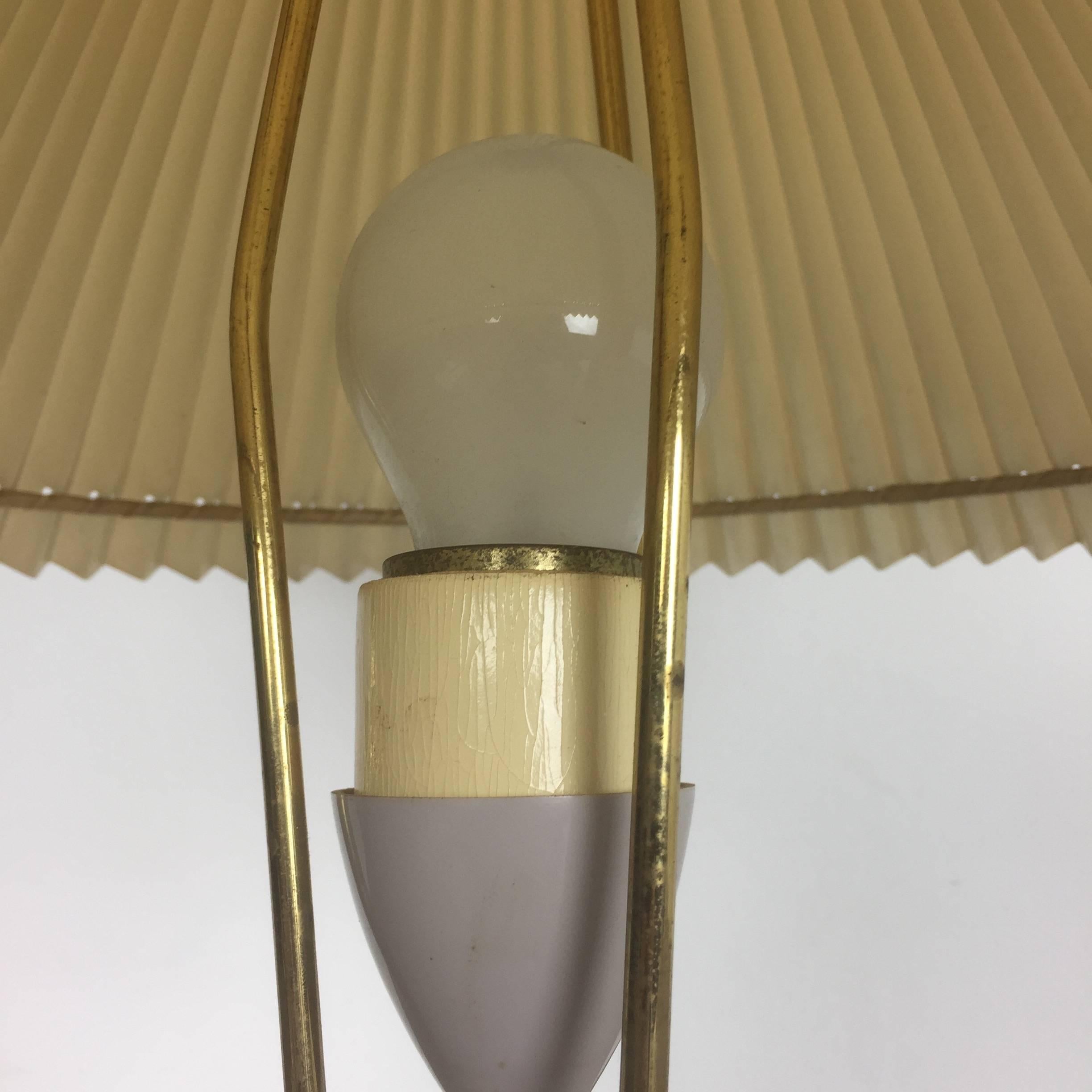 Original Modernist Huge Table Light with Metal Base, Italy, 1960s In Good Condition For Sale In Kirchlengern, DE