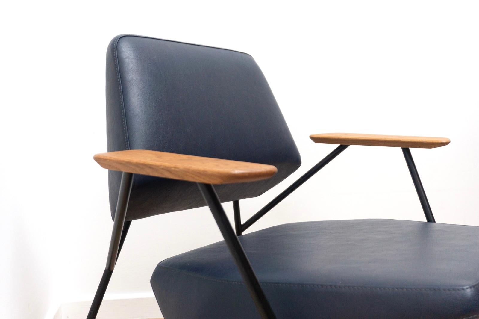 Mid-Century Modern Original Modernist Leather Polygon Armchair by Prostoria For Sale