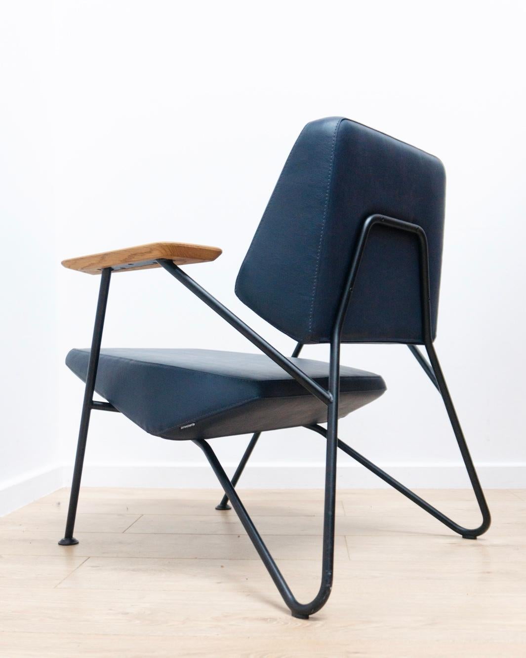 Original Modernist Leather Polygon Armchair by Prostoria For Sale 2